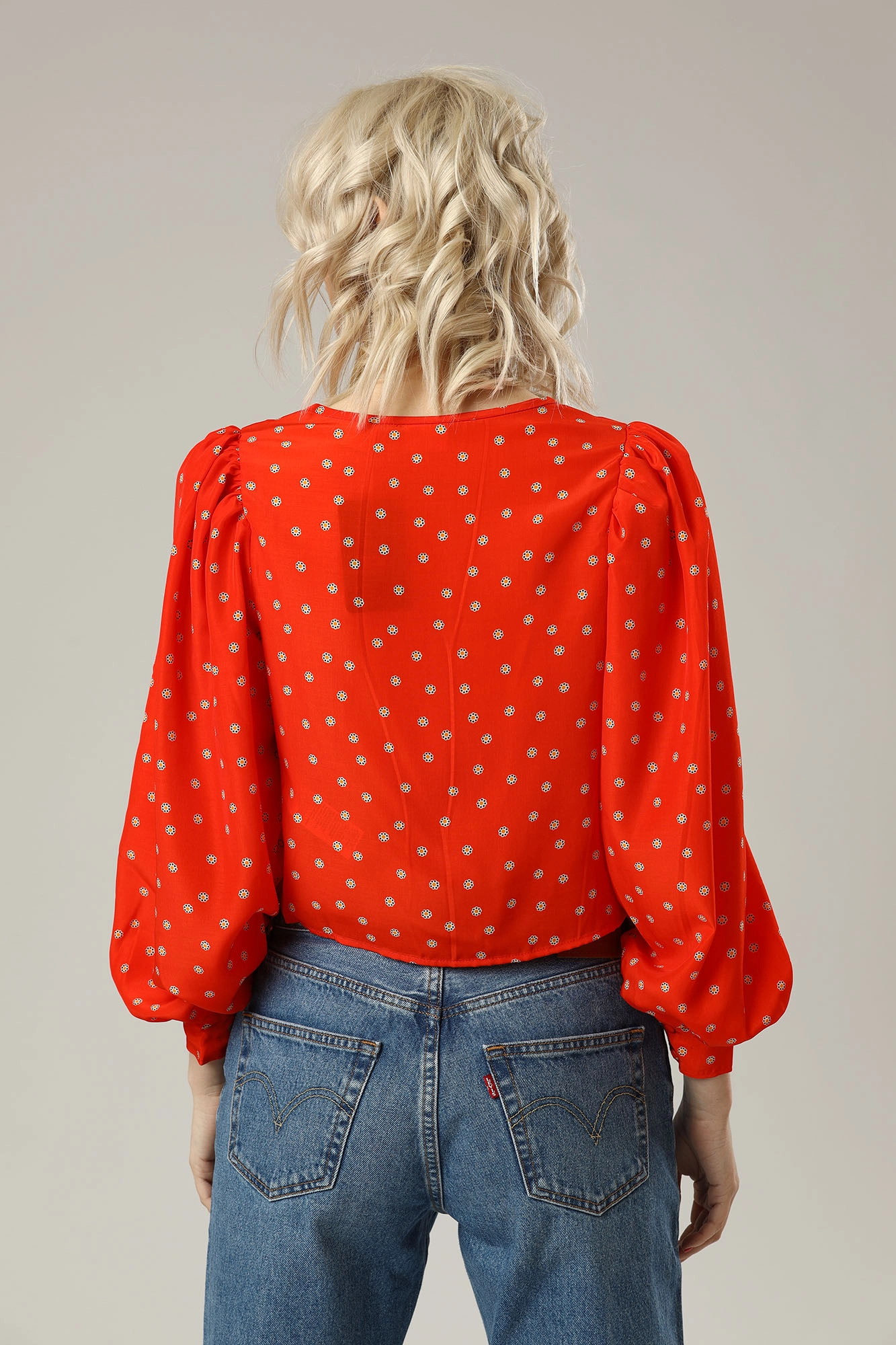 A1875000 блуза кроп levi`s 