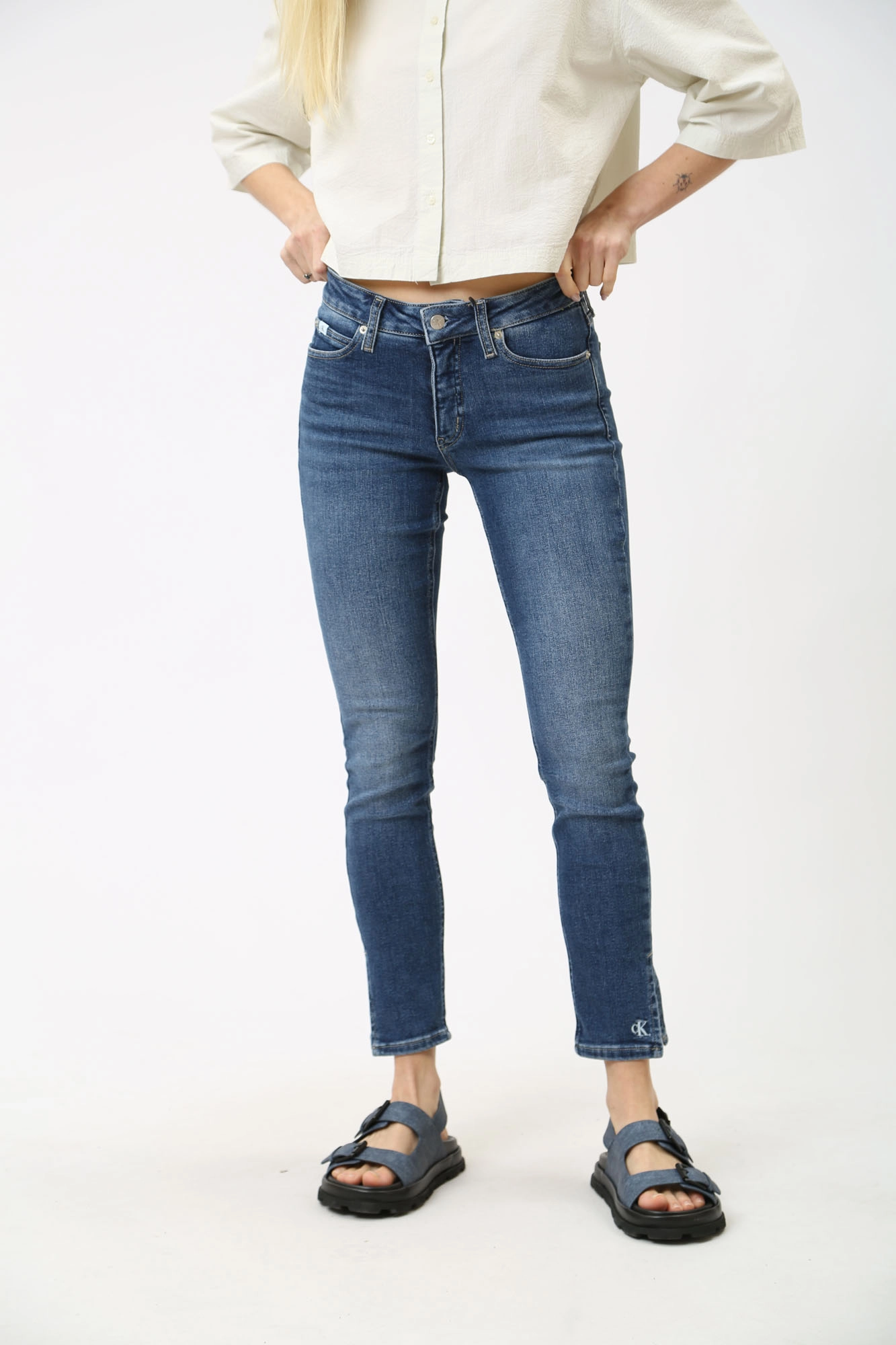 Skinny medium rise store