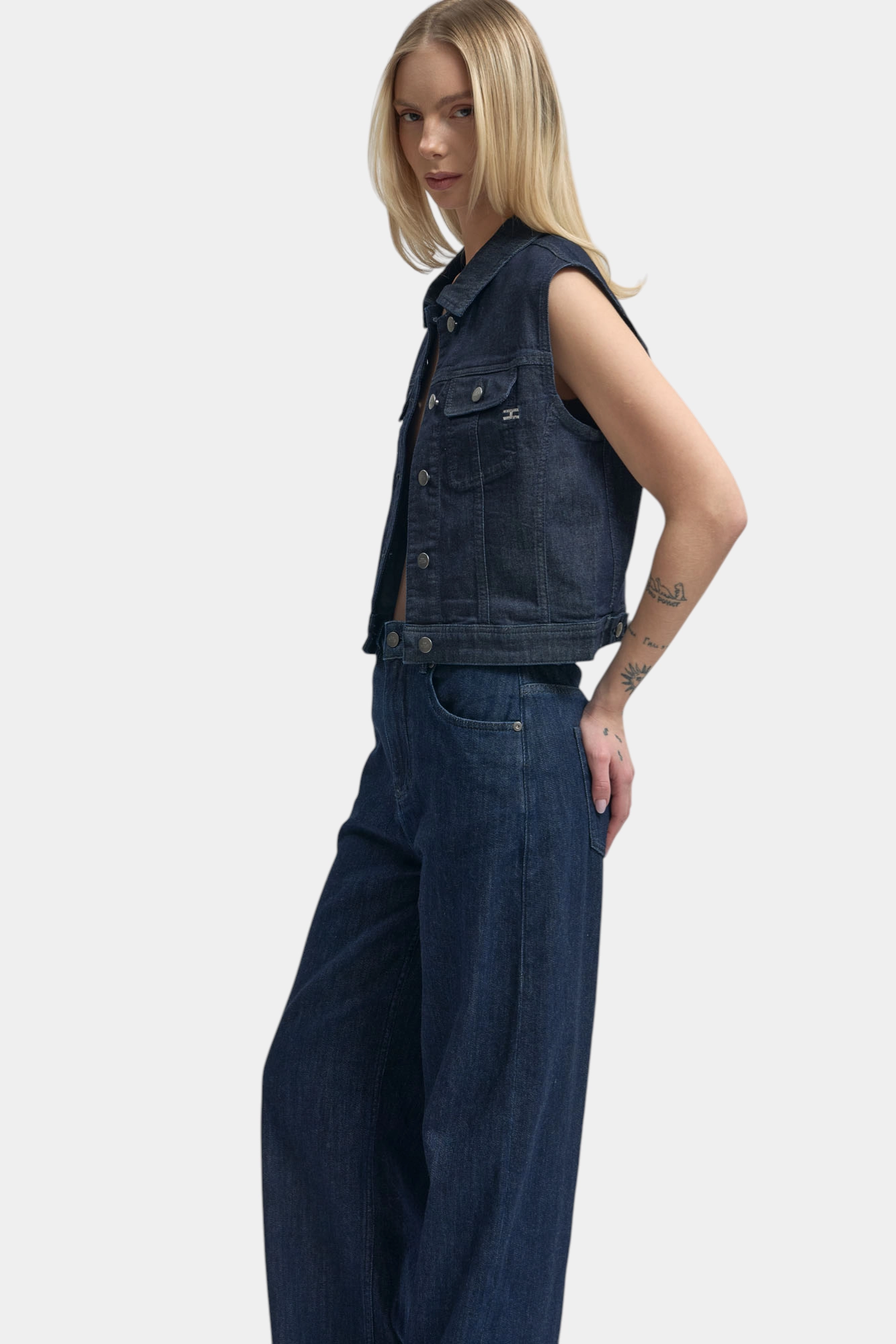 W-261-FT-56-FF004 жилет the hills 