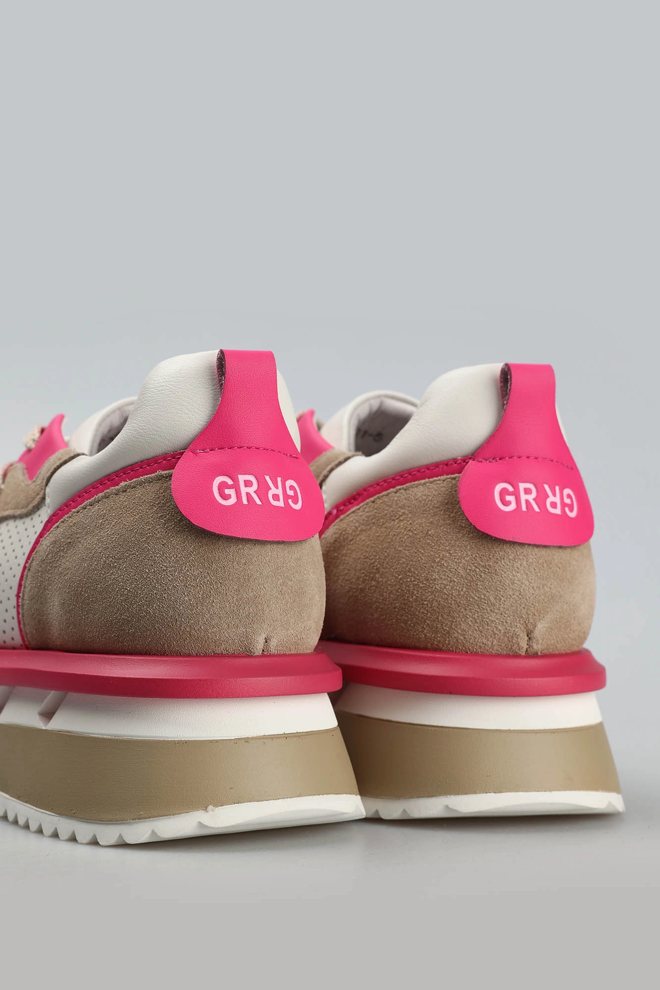 QS562-F201 Кроссовки Graciana Белый