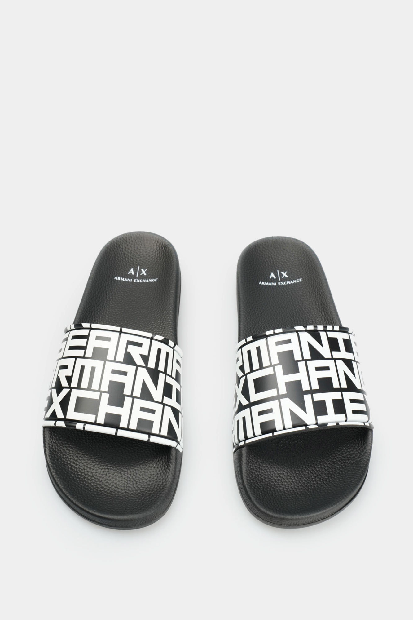 XUP004_XV679_N814 Шлепанцы Armani Exchange Черный
