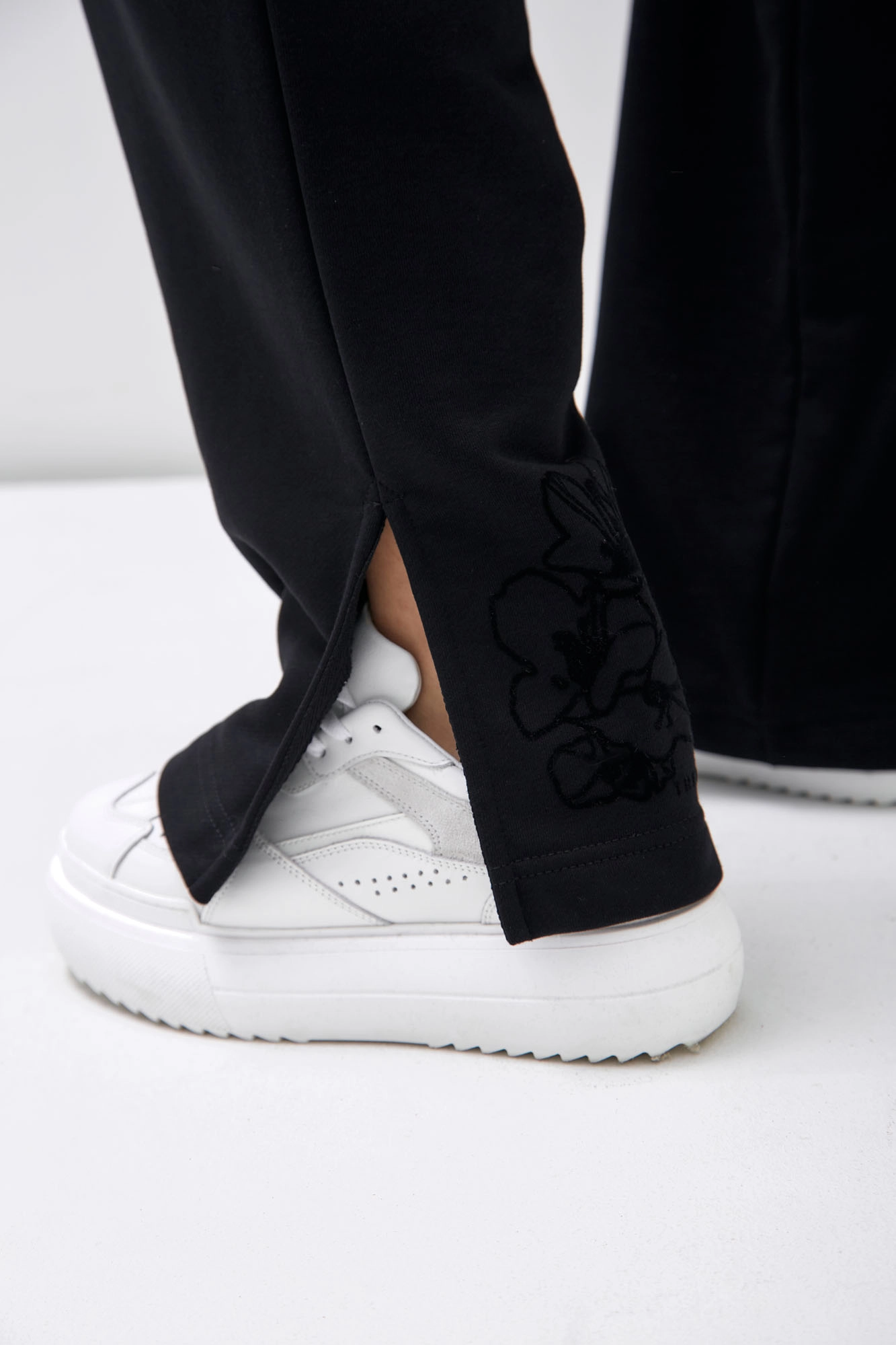 W-241-P-20-0066 брюки спортивные the hills 