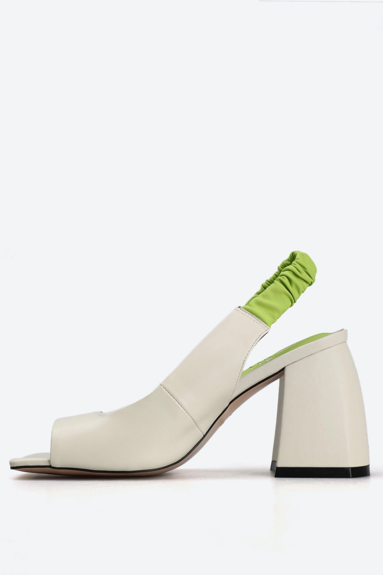 GR2332-4 Босоножки Graciana Белый