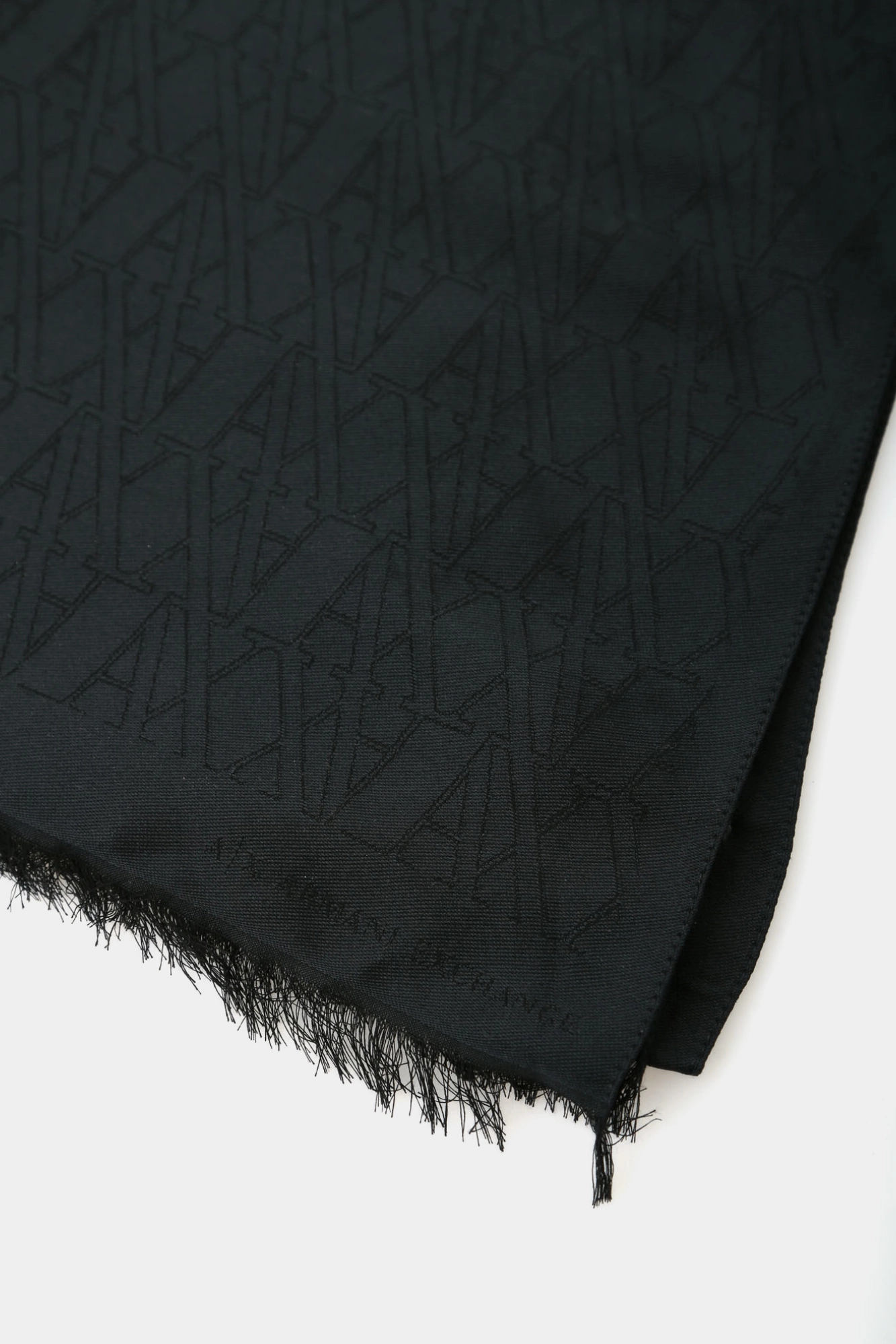 944300_4F150_00020 Шарф Armani Exchange Черный