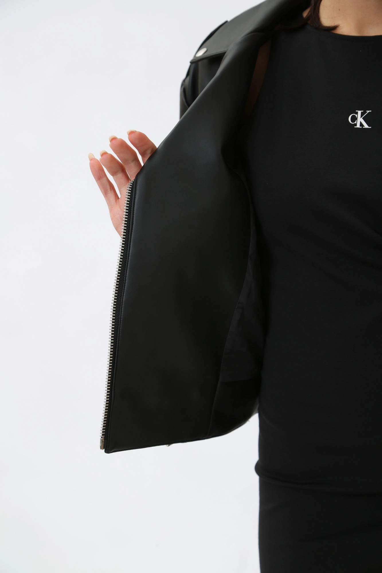 J20J223448 куртка кожаная calvin klein jeans 