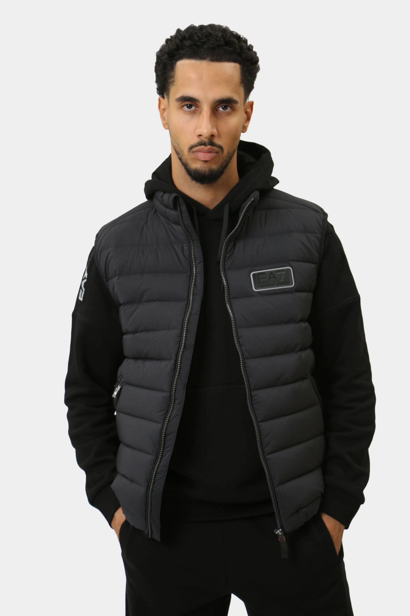 6DPQ02_PNHAZ Жилет пуховый EA7 Черный