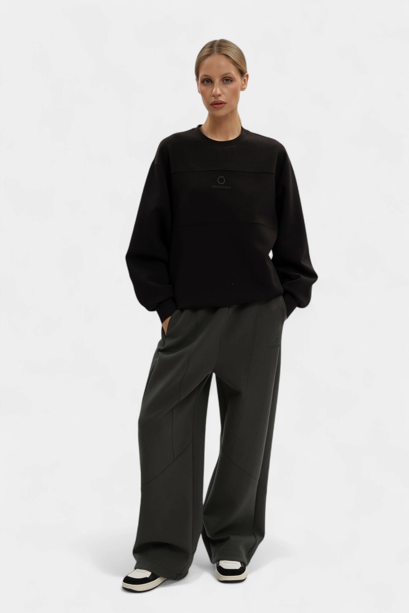 G8396000190N-WF551F04-822H свитшот trussardi 