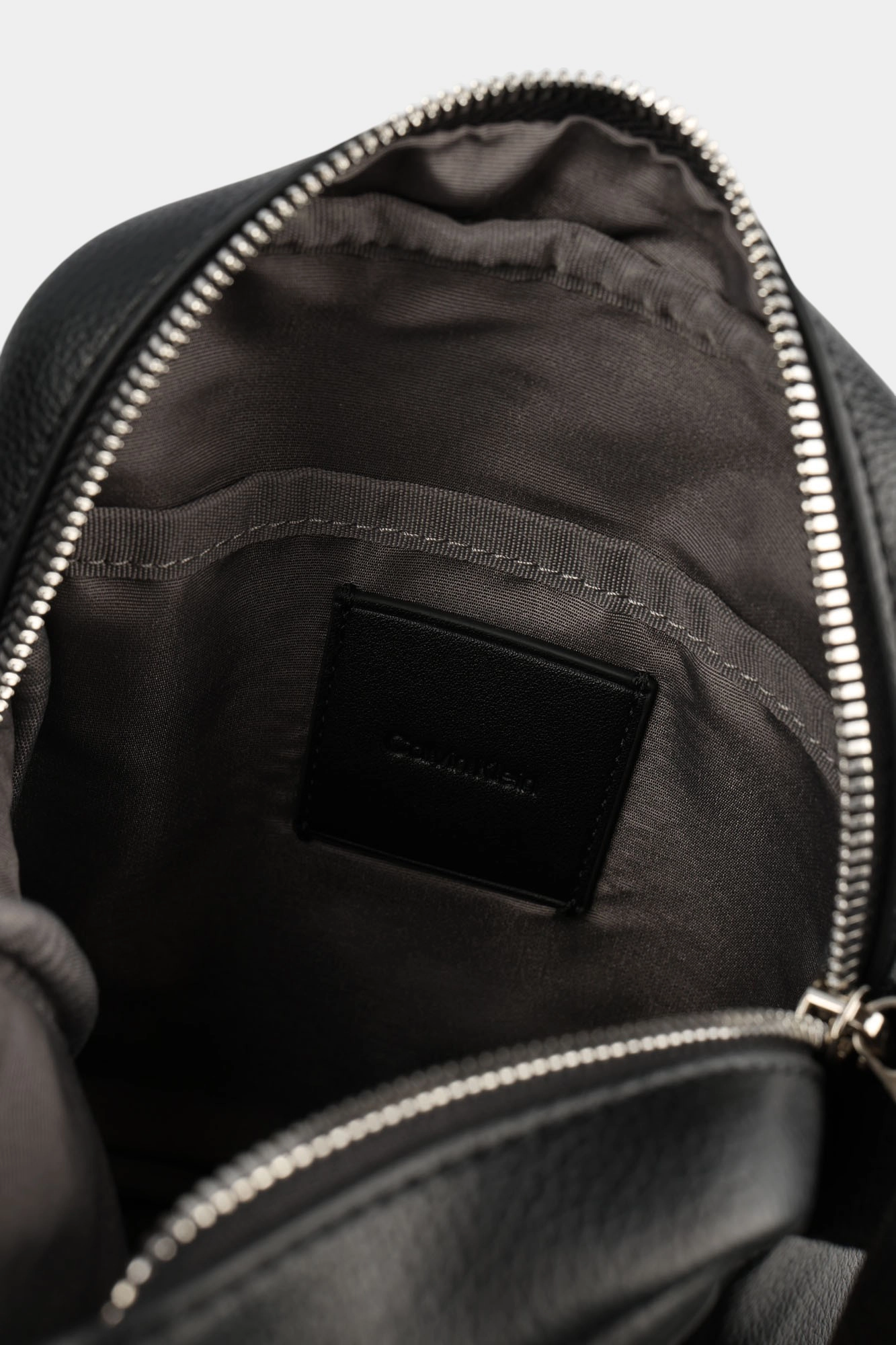 LV04D3204G Сумка Calvin Klein Jeans Черный