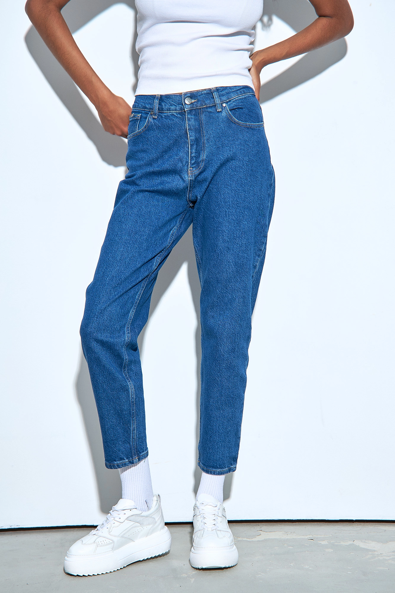 Jeans moms sales