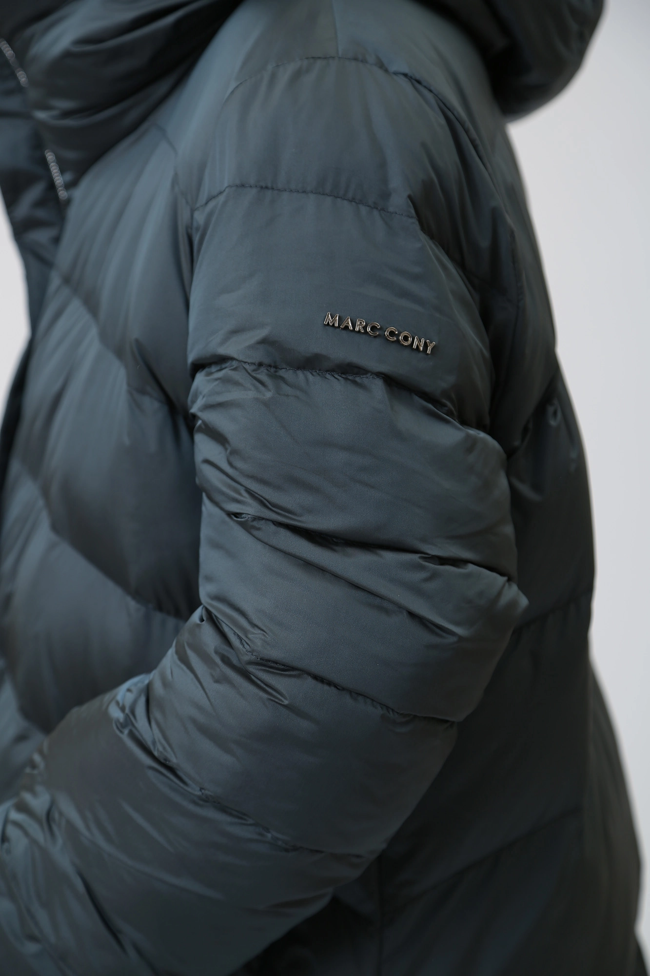 CR1811F23 пальто утеплённое marc cony 