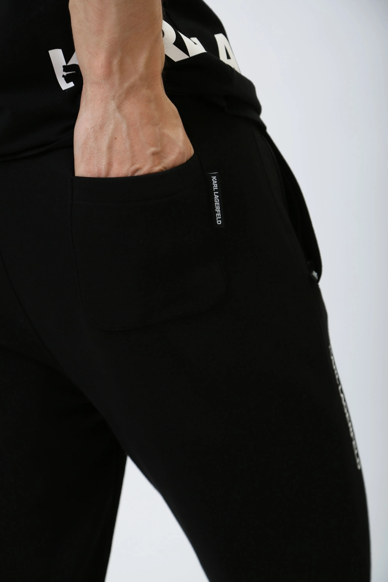 542900_705034 Брюки спортивные Karl Lagerfeld Черный
