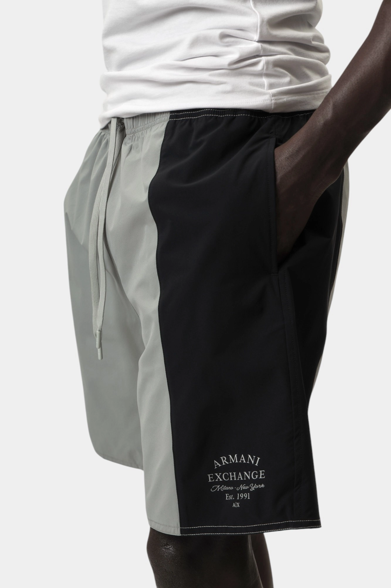 XM000835_AF13651 Шорты плавательные Armani Exchange Серый