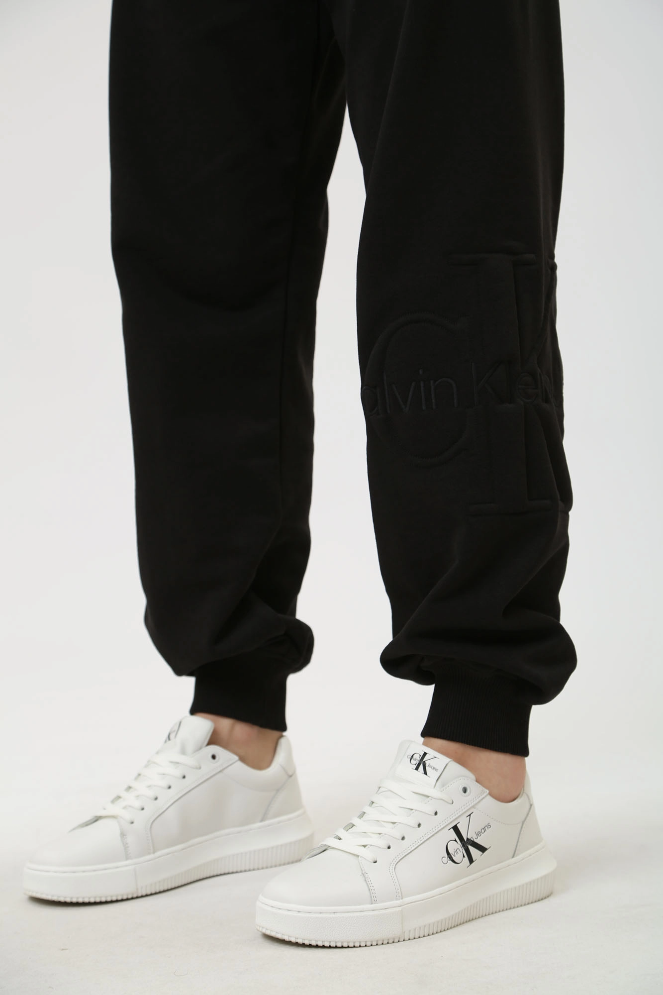 J20J223273 брюки спортивные calvin klein jeans