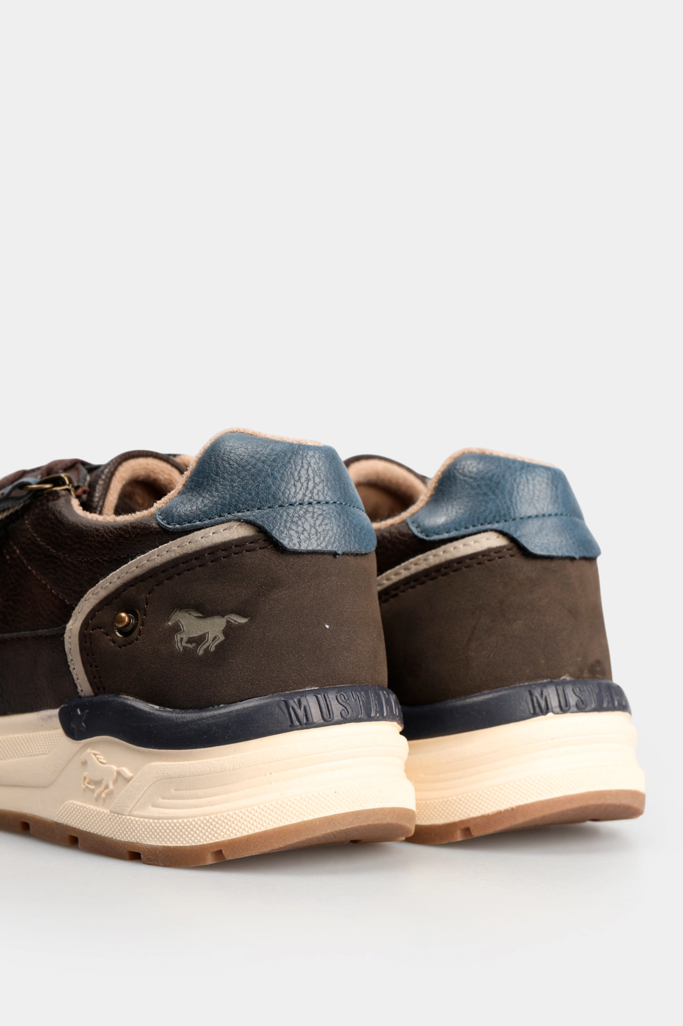 SU15M0051001 Кроссовки Mustang Коричневый