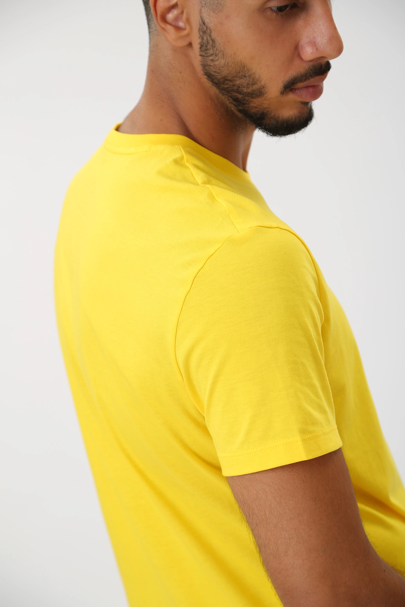 6RZTAG_ZJA5Z Футболка  Armani Exchange Желтый