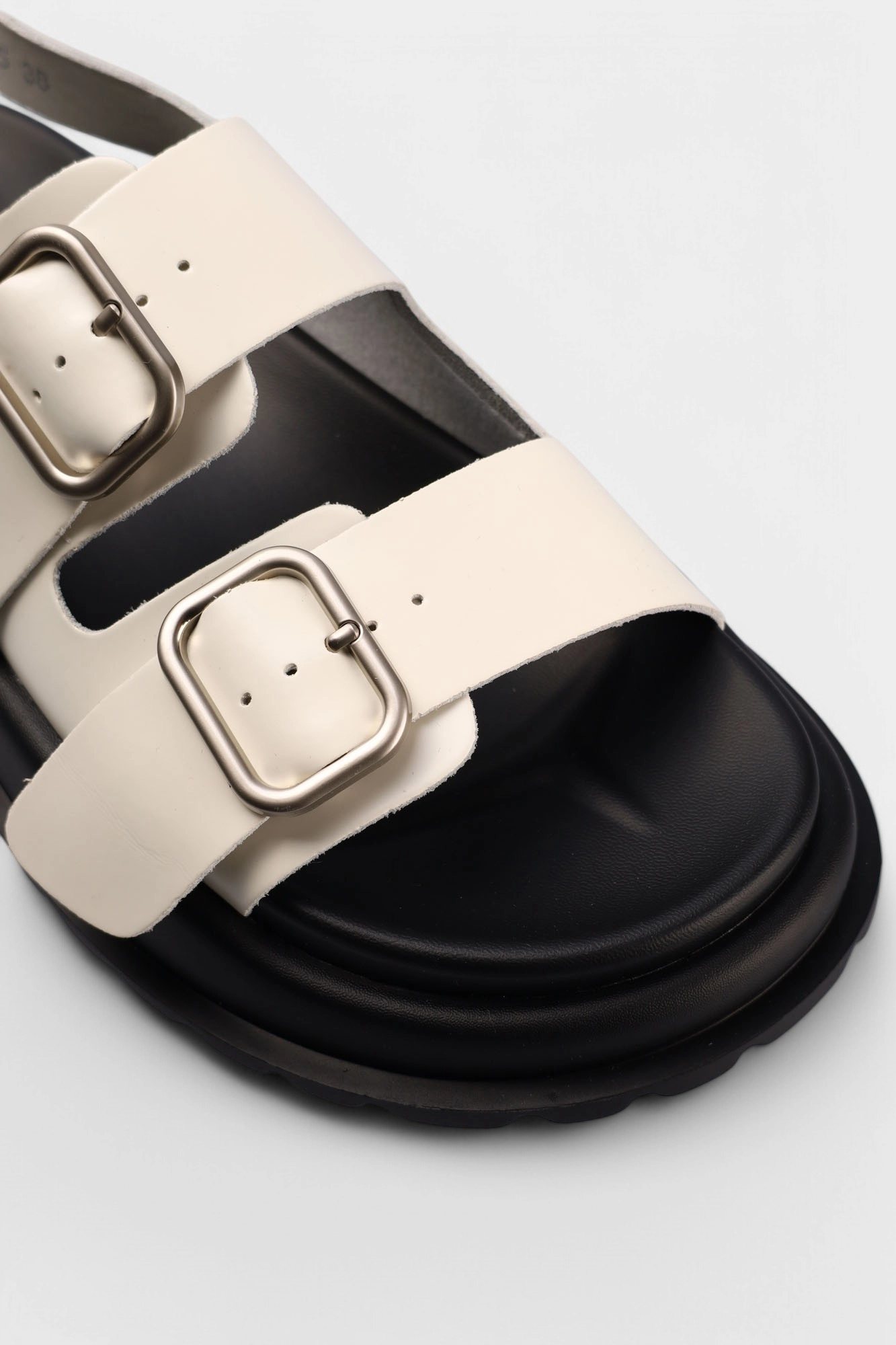 S8-362-1 Сандалии Graciana Белый