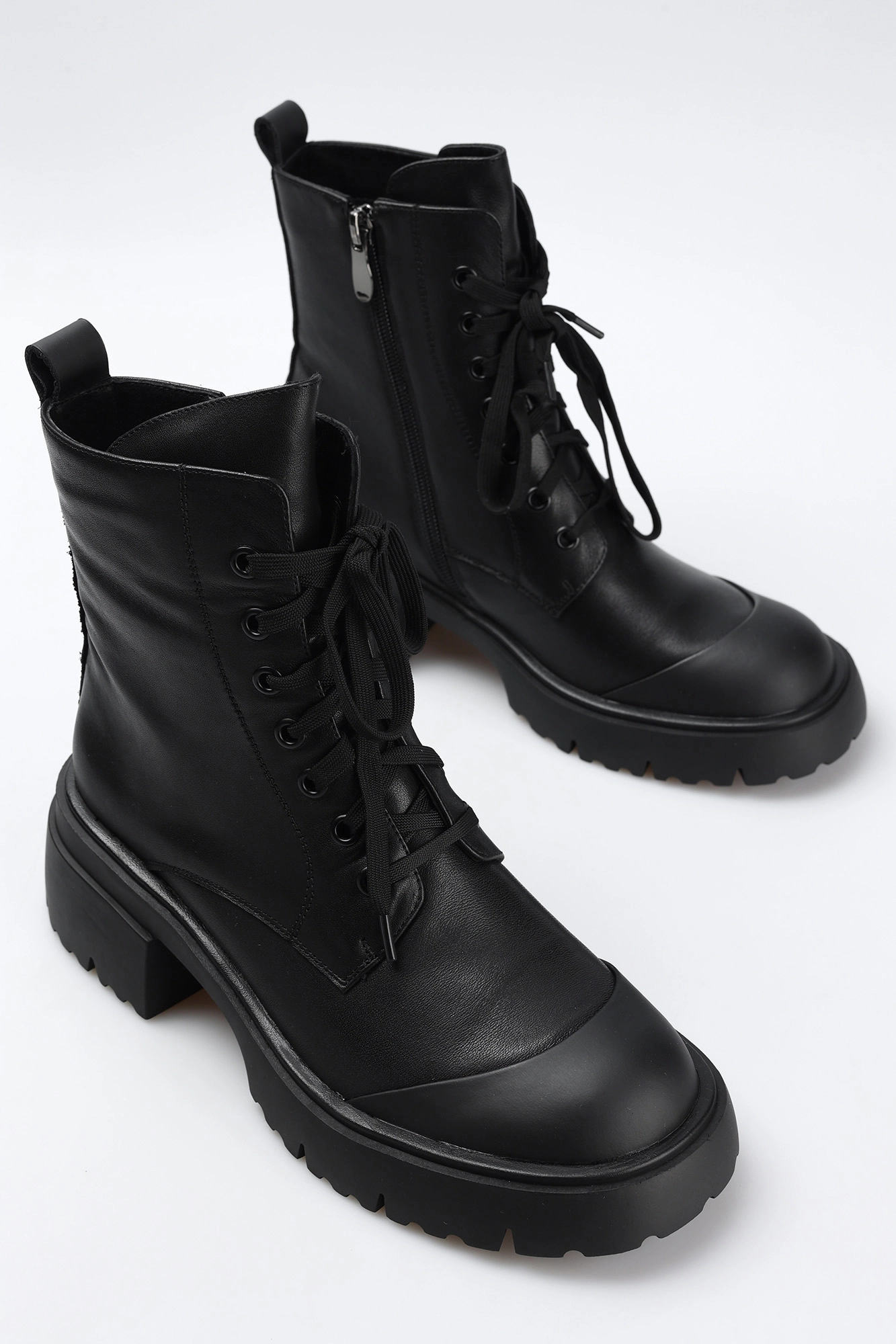 MC15466-WT/8 текстиль Ботинки жен кожа чер. Ботинки Marc Cony Черный