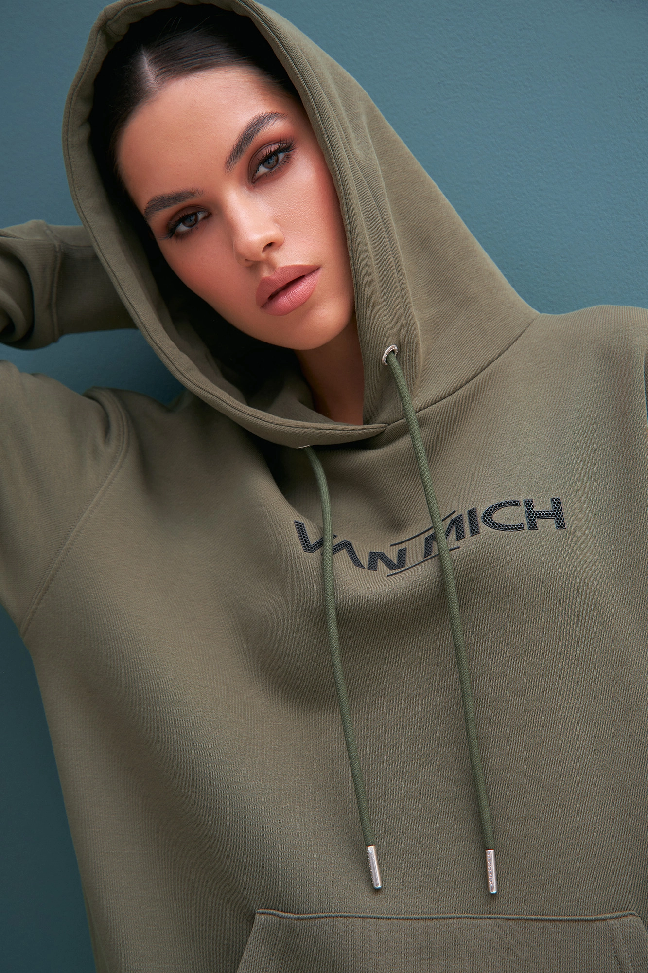 VW-232-20-335 худи van mich 