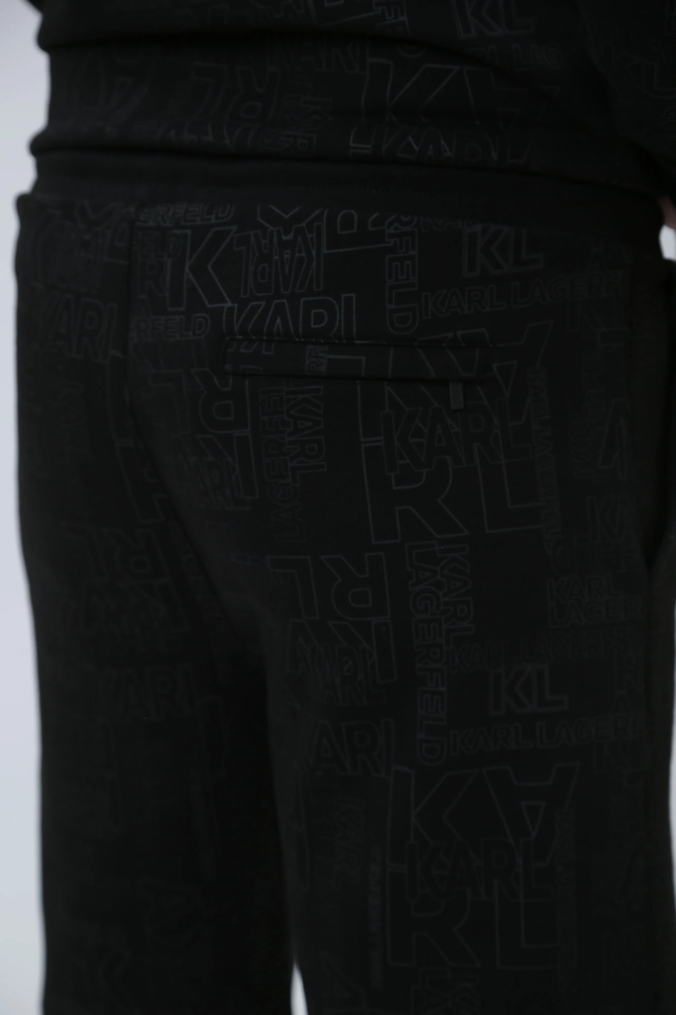 541900_705061 Шорты трикотажные Karl Lagerfeld Черный