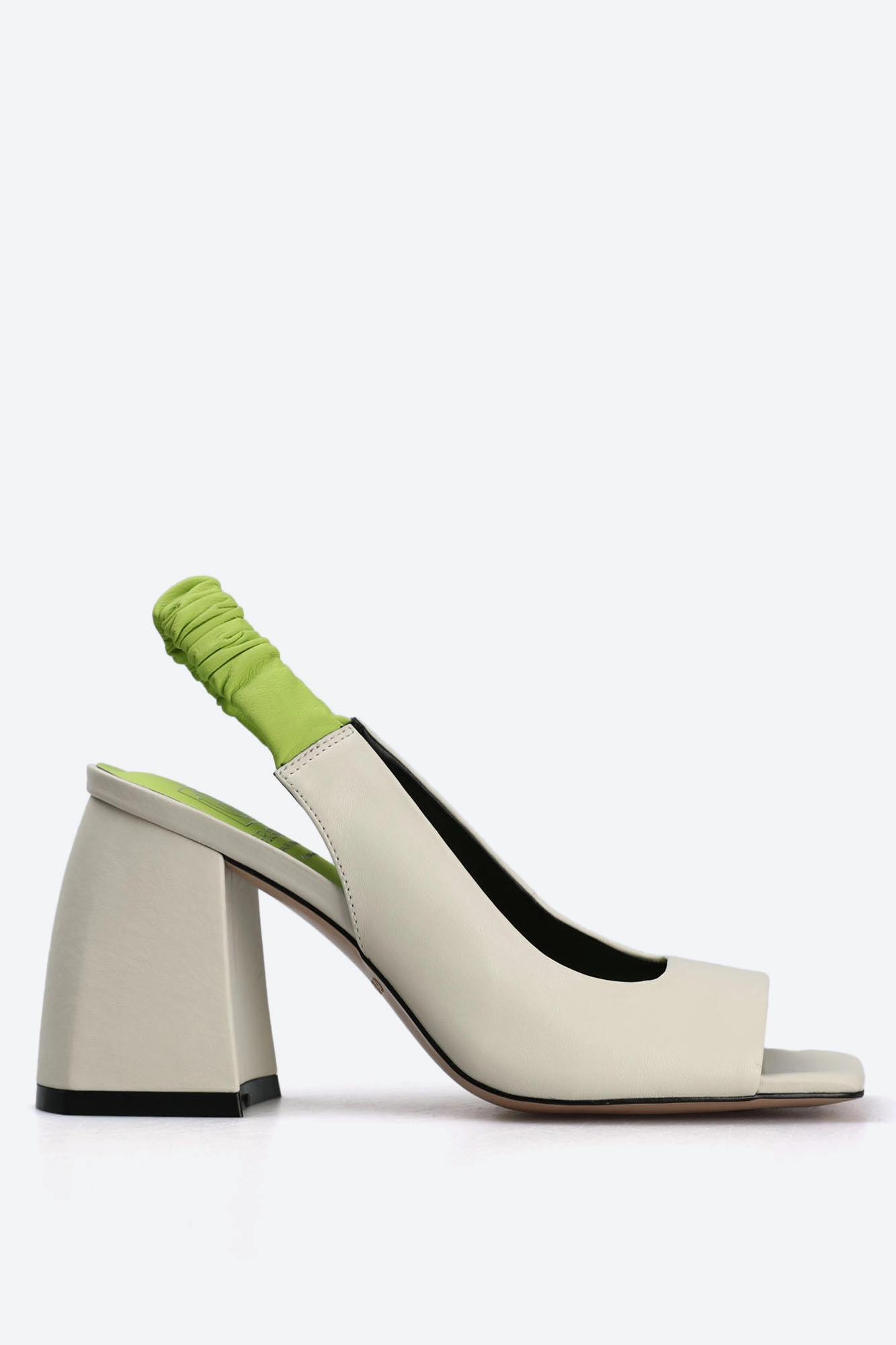 GR2332-4 Босоножки Graciana Белый