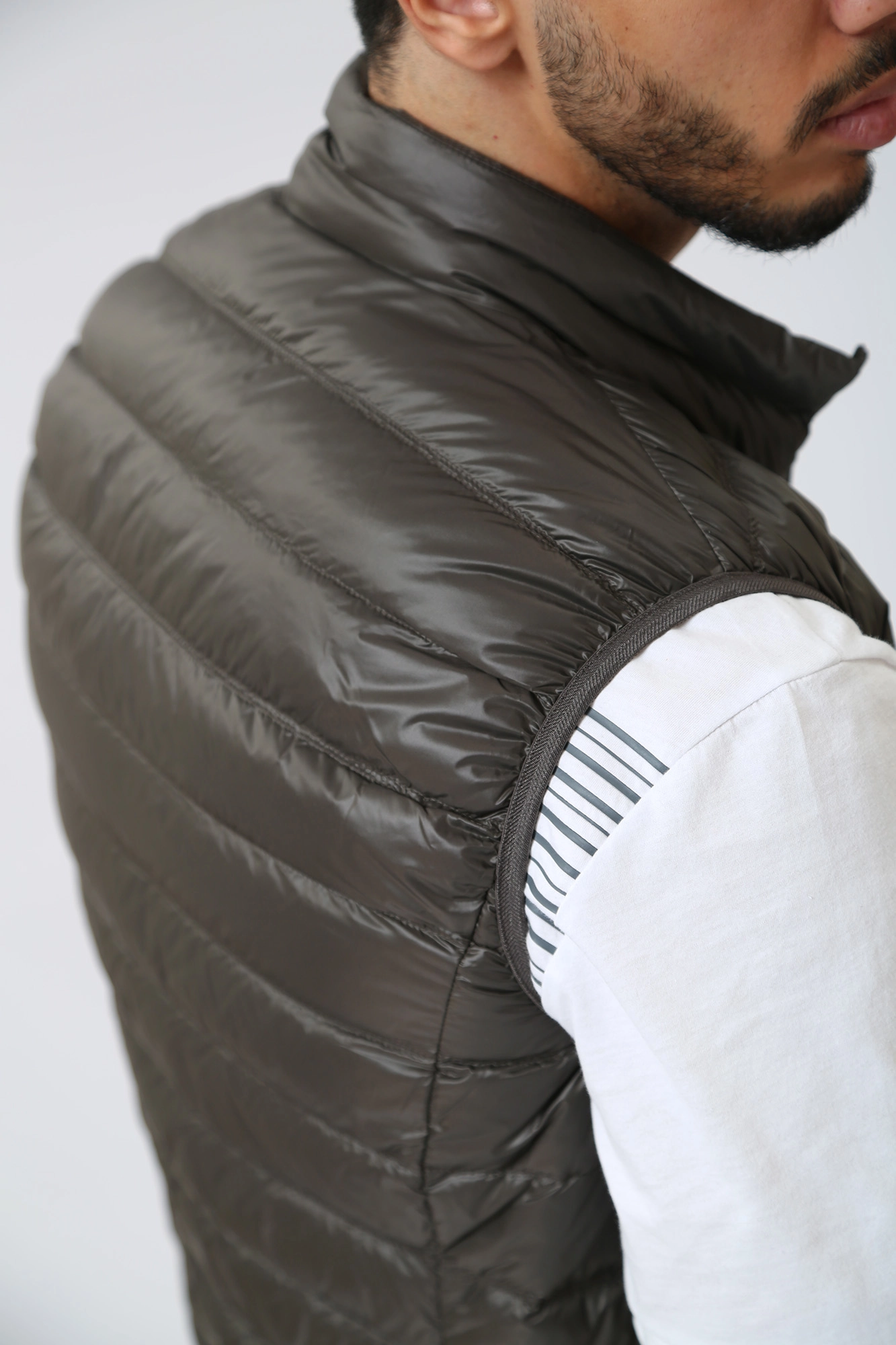 8NPQ01_PN29Z Жилет пуховый EA7 Серый