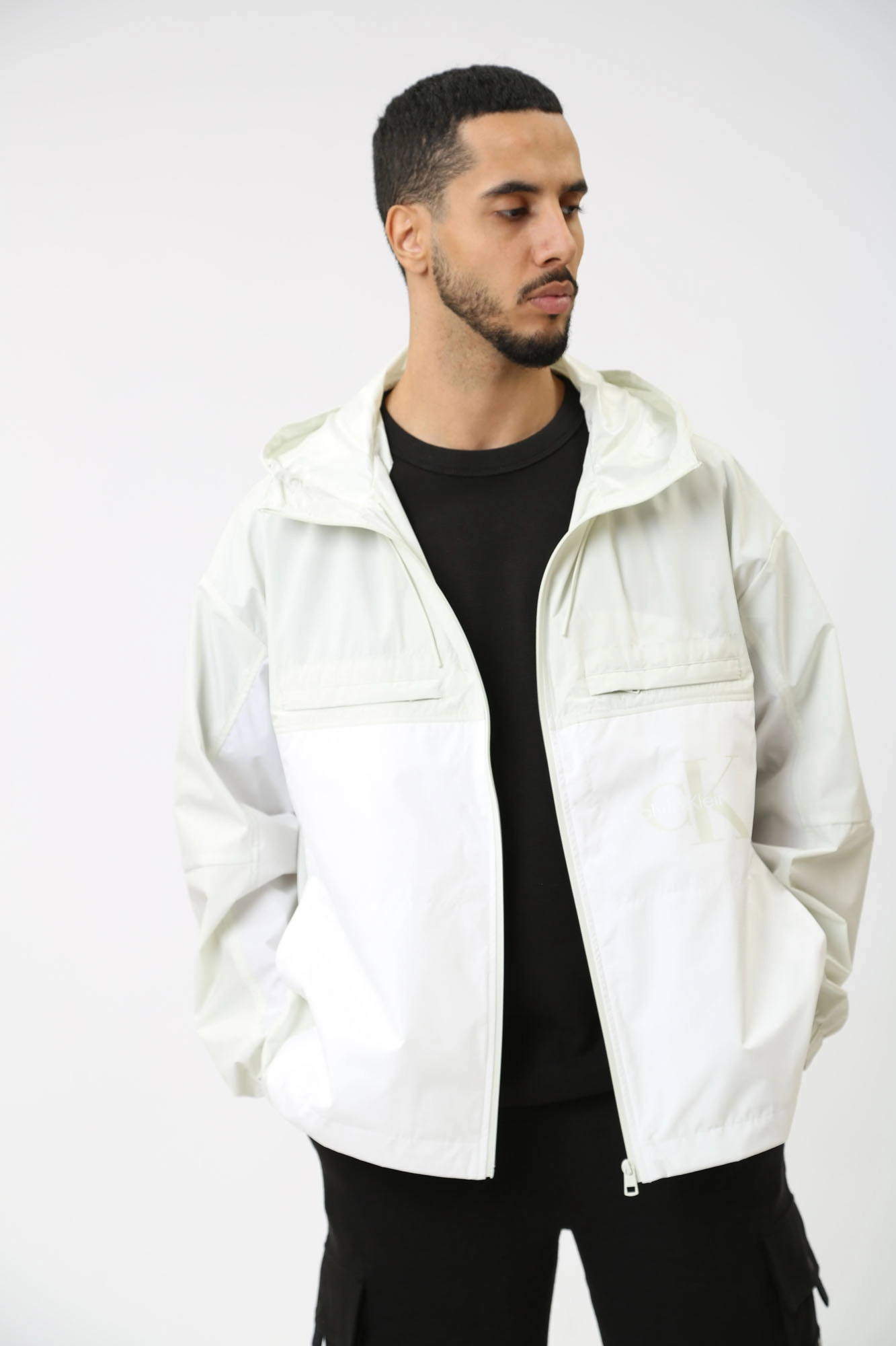 J30J325112 Куртка  Calvin Klein Jeans Белый