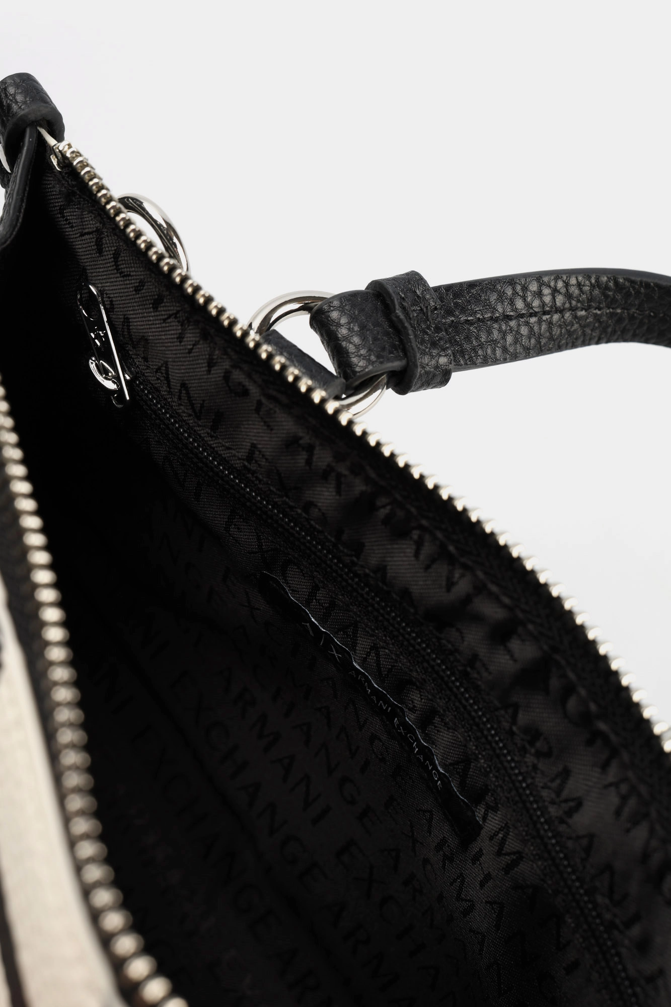 XW000928_AF13680 Сумка Armani Exchange 