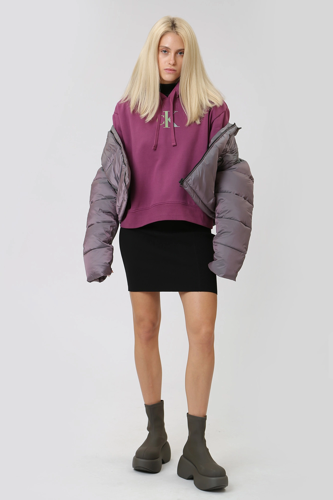 J20J222346 худи calvin klein jeans 