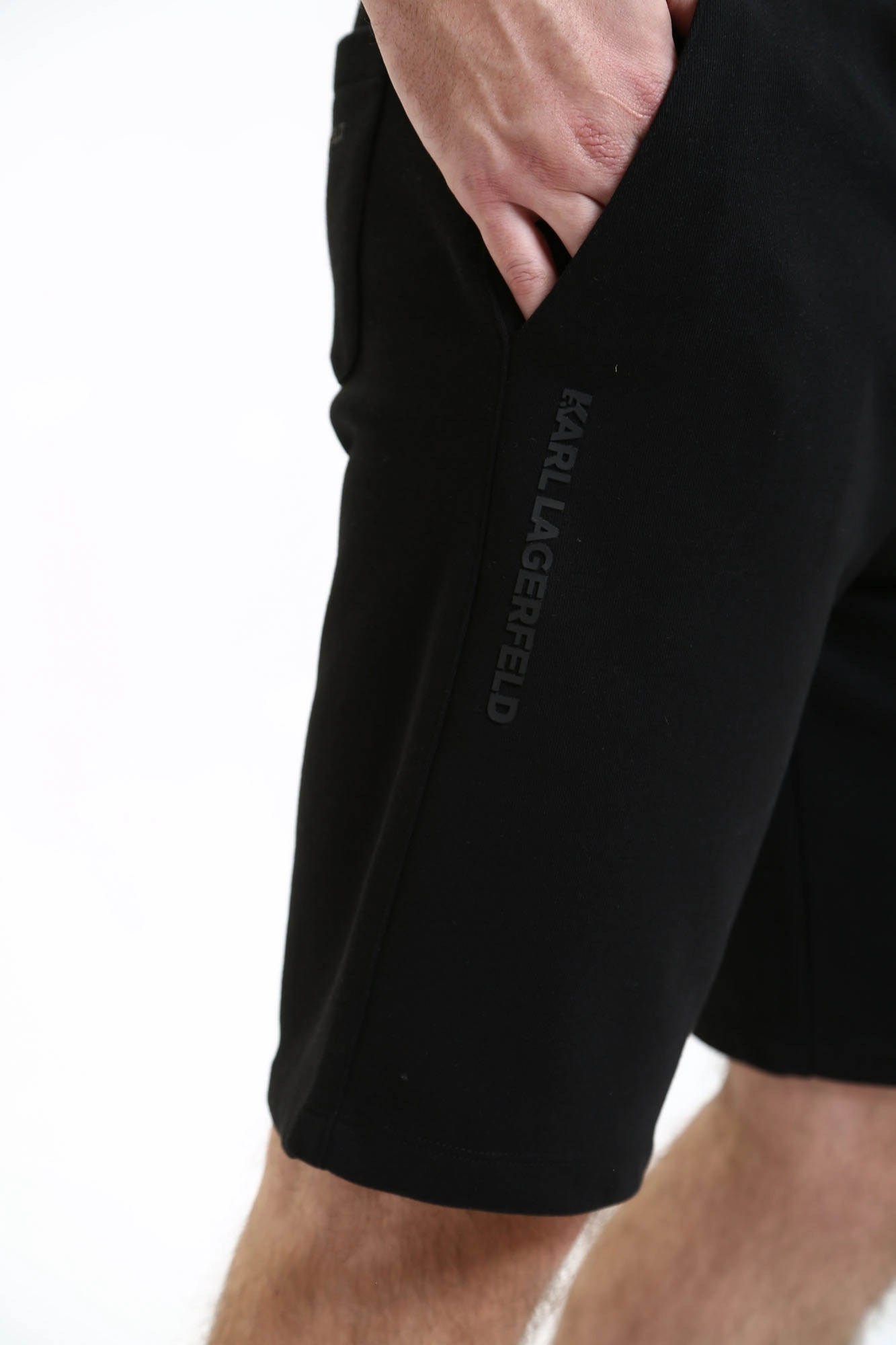 541900_705403 Шорты трикотажные Karl Lagerfeld Черный