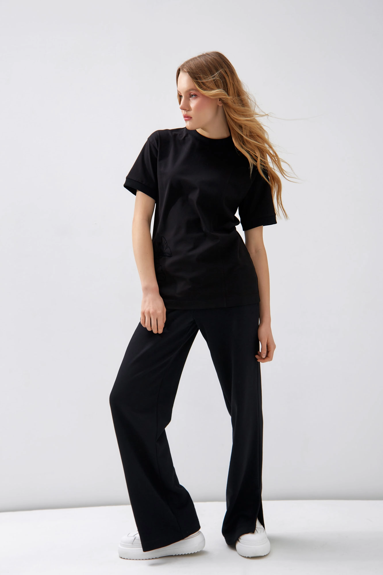 W-241-P-22-0064 футболка the hills 