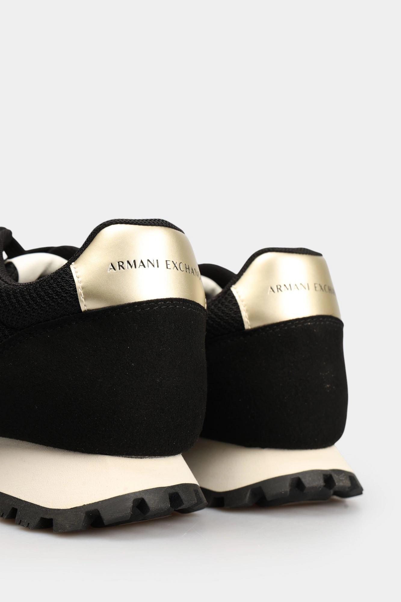 XW002150_AF19388 Кроссовки Armani Exchange Черный