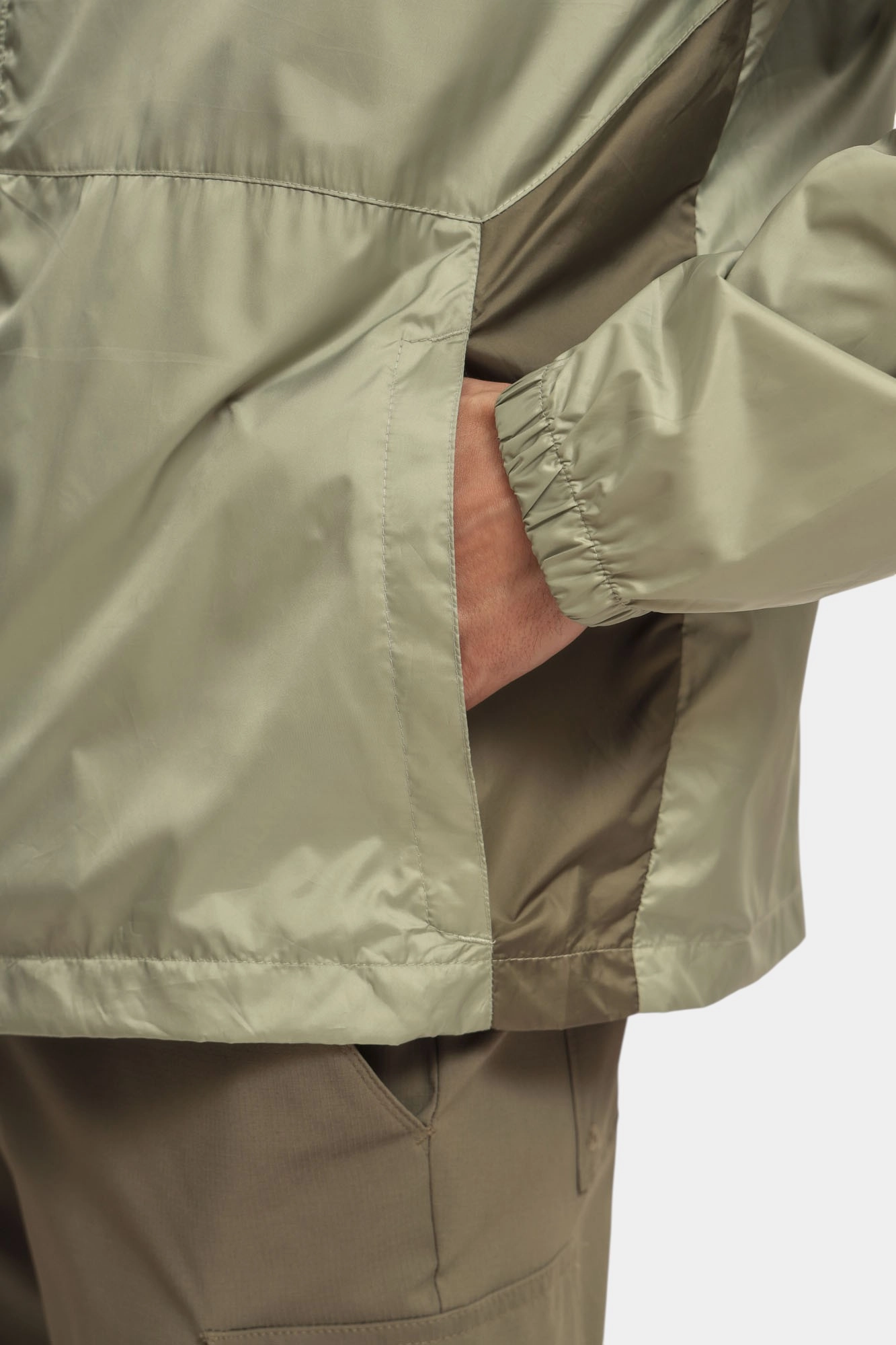 2117041 Ветровка Columbia Зеленый