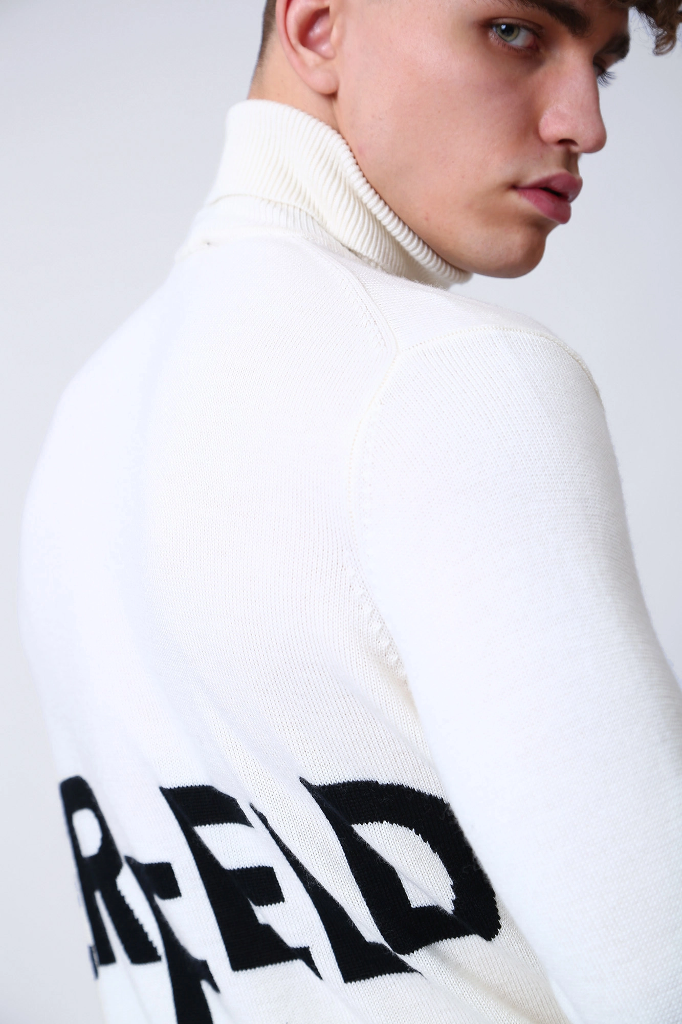 524399_655020 Водолазка Karl Lagerfeld Белый