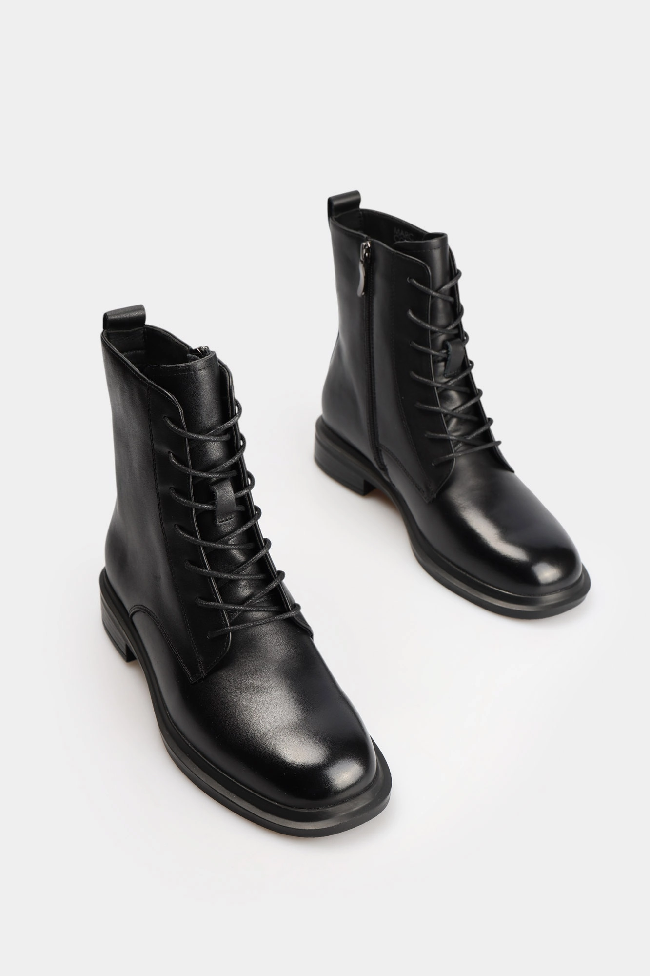 MC21860-WT Ботинки Marc Cony Черный