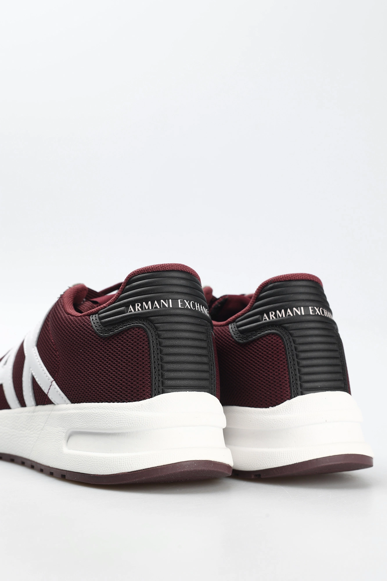 XUX071_XV527 Кроссовки Armani Exchange Красный