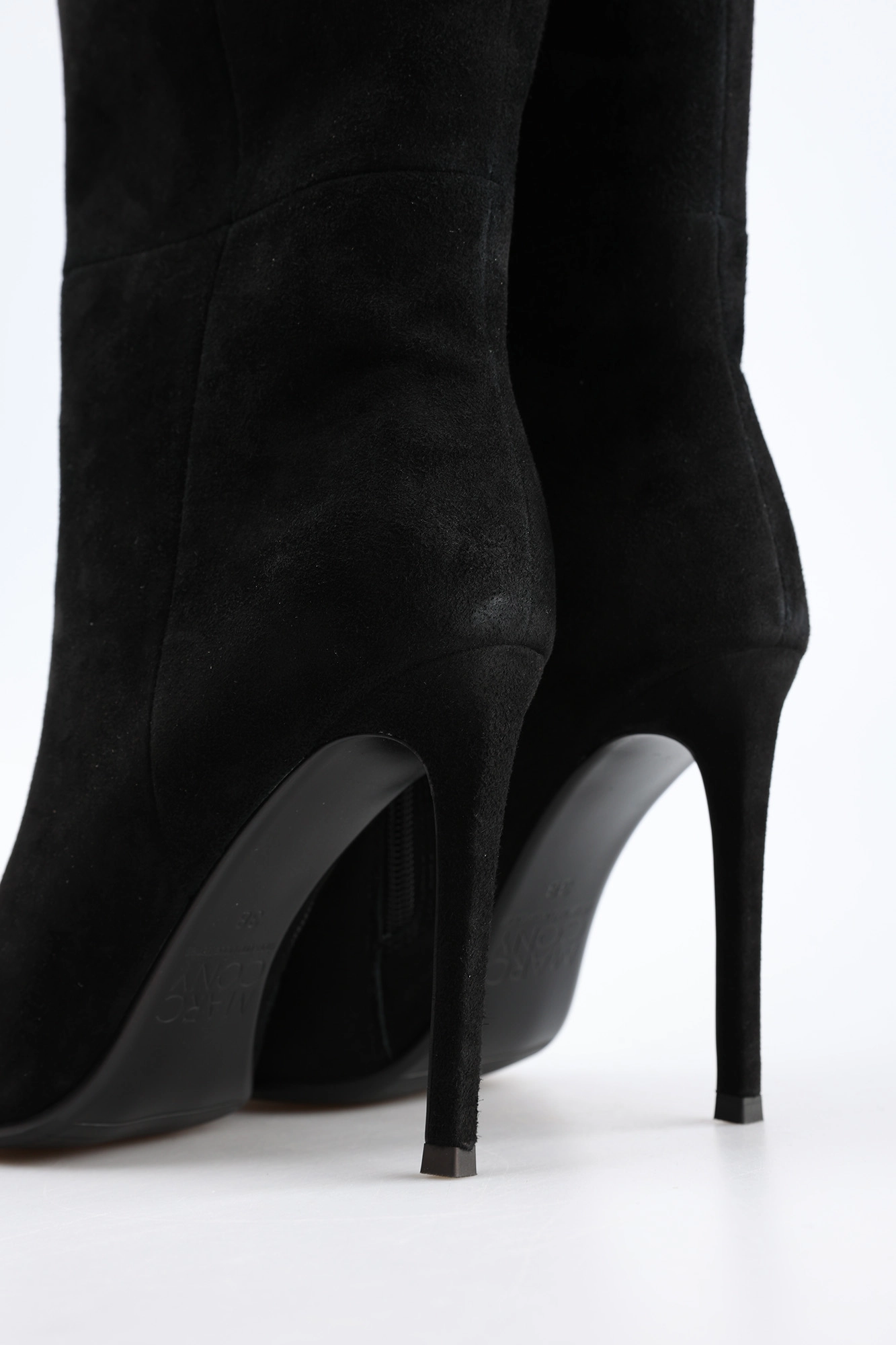 2202-111-21 Сапоги на каблуке Marc Cony Черный