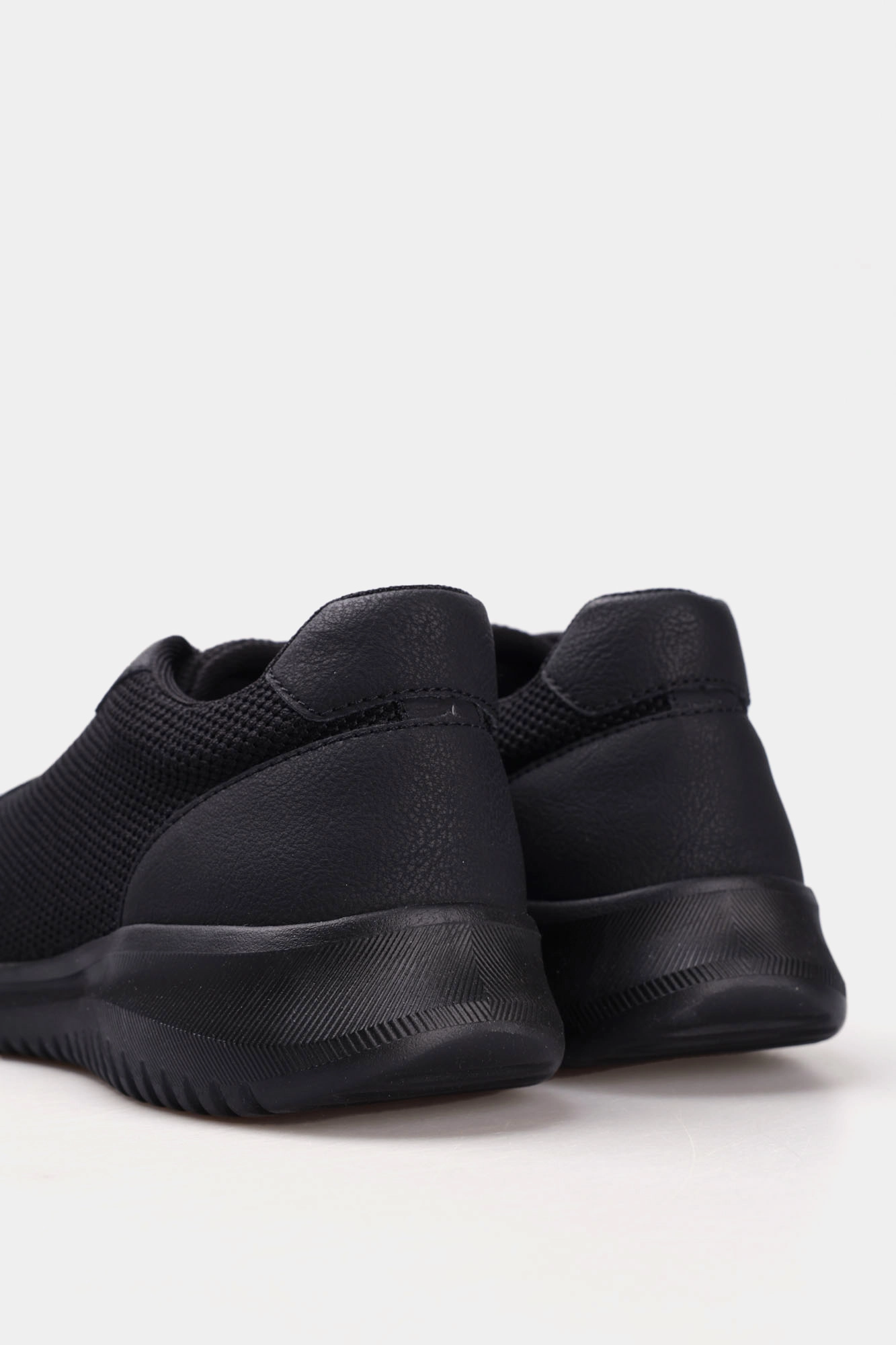 U45BVB014EKC Кроссовки Geox Черный