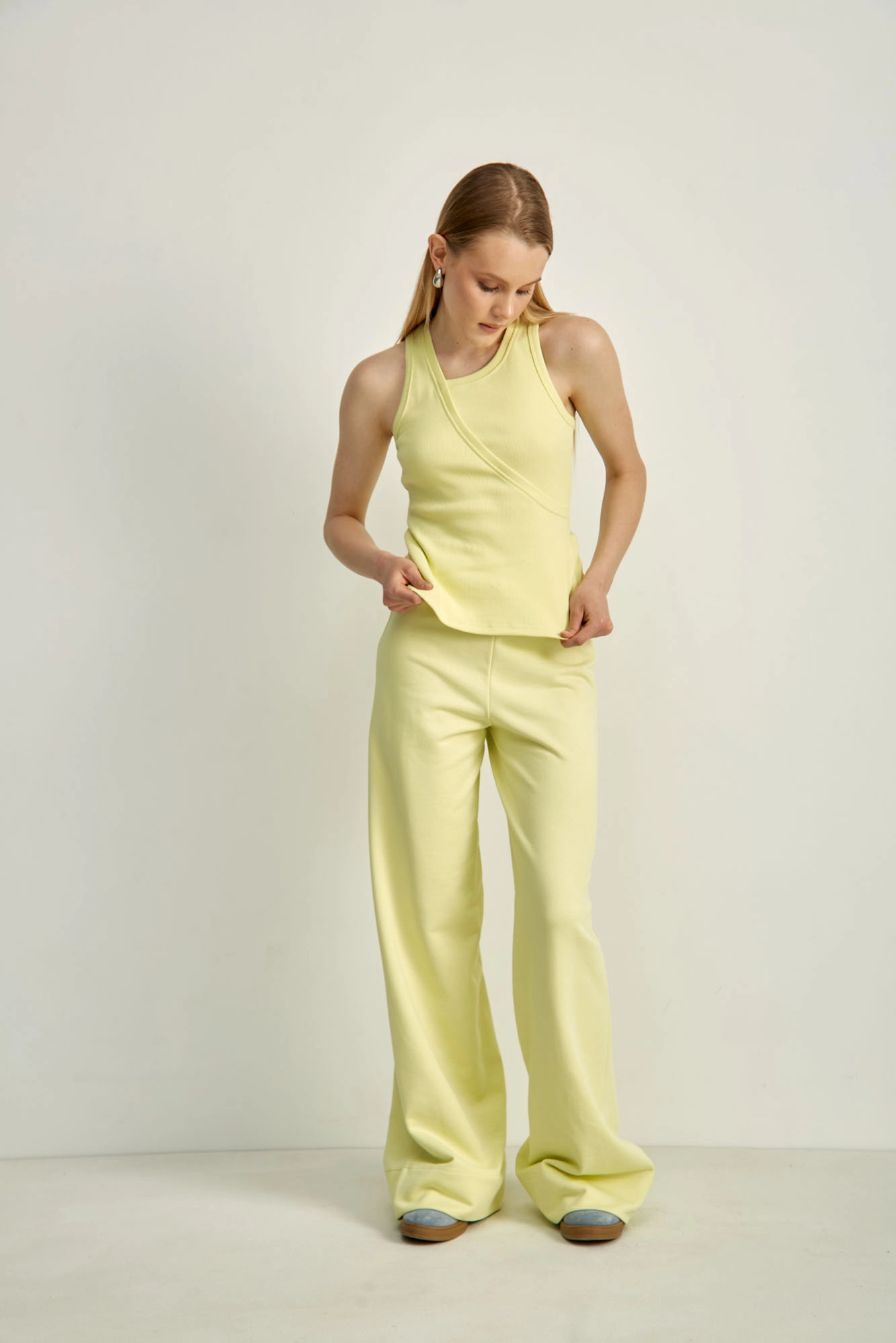 W-241-THT-20-1052 майка the hills 