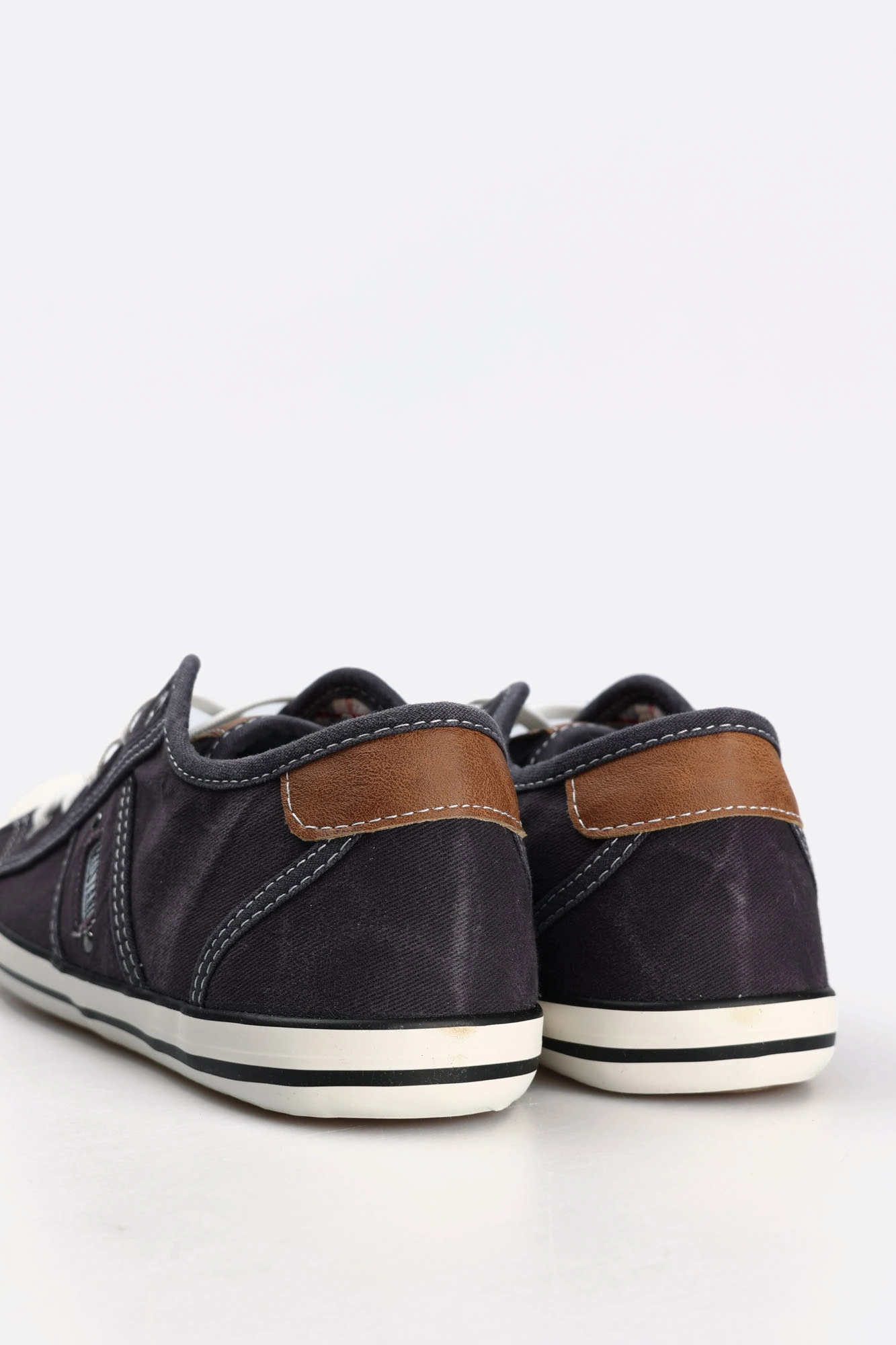 Mustang shoes online store