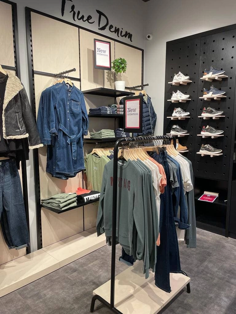 Открытие салона Mustang в Адлере