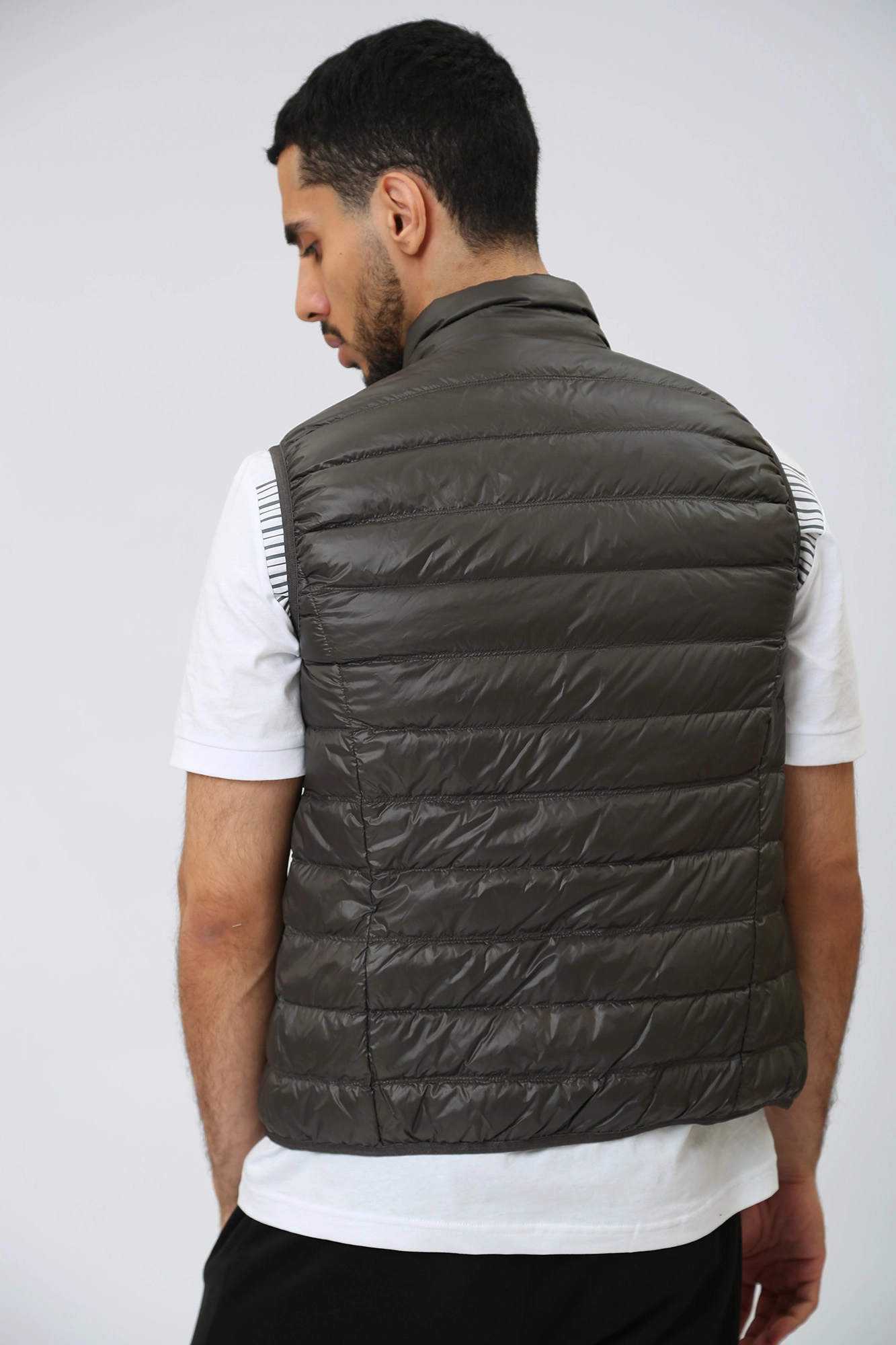 8NPQ01_PN29Z Жилет пуховый EA7 Серый