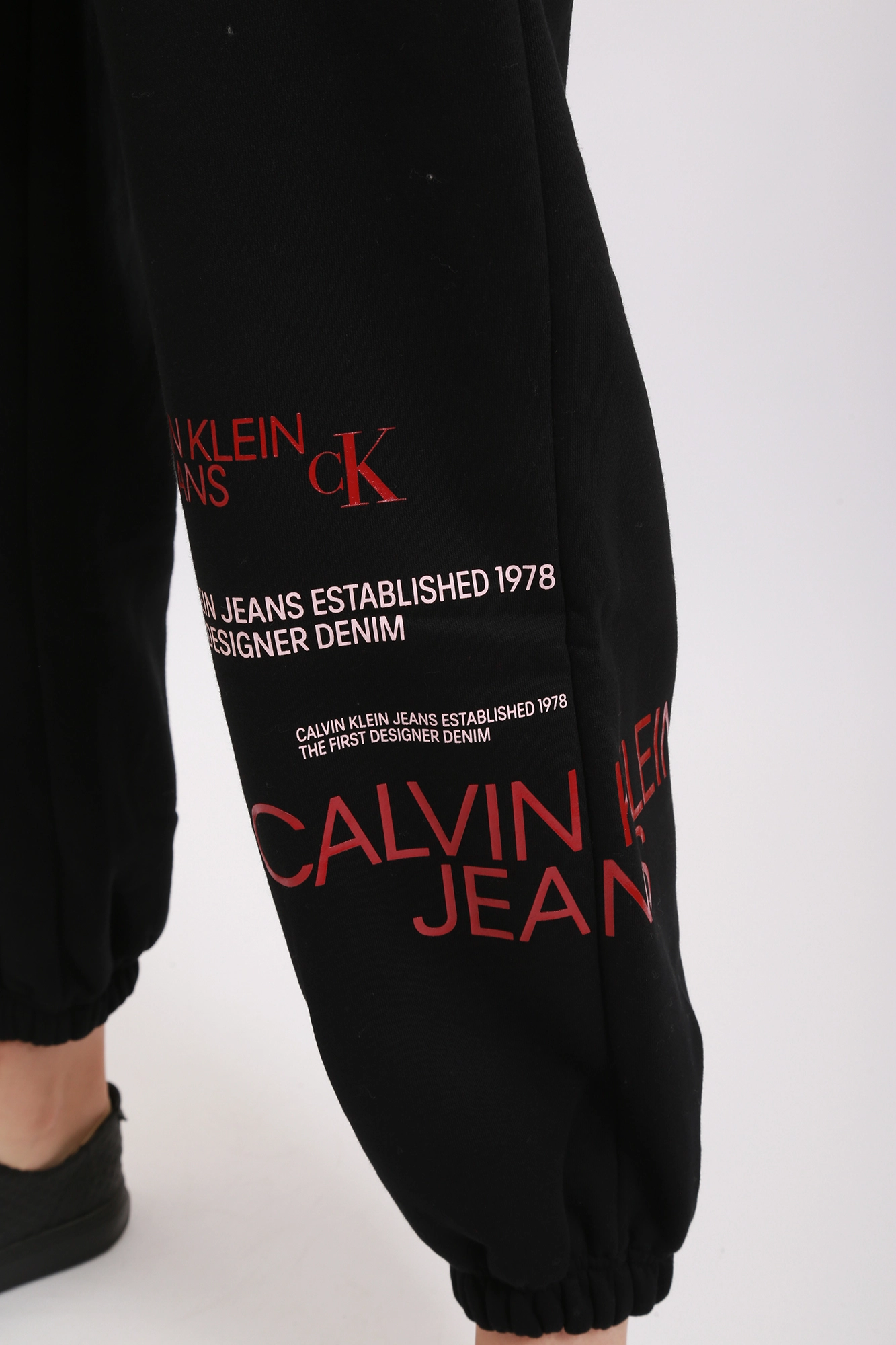 Calvin Klein Jeans J20J216588 BEH Med Online.ru