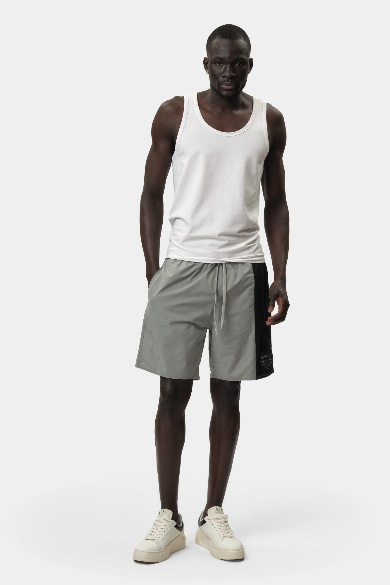 XM000835_AF13651 Шорты плавательные Armani Exchange Серый