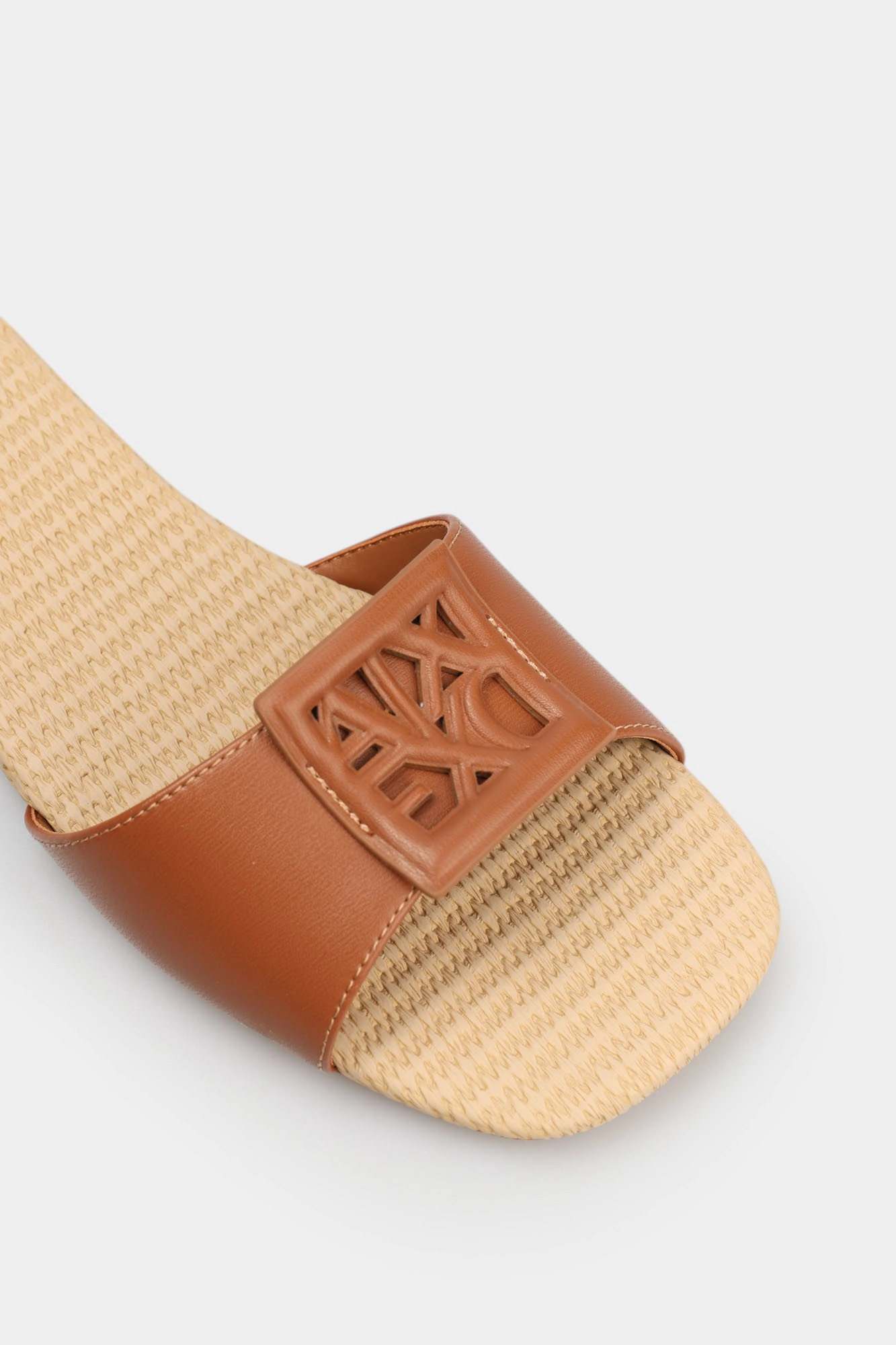 XDP055_XV921 Шлепанцы Armani Exchange Розовый