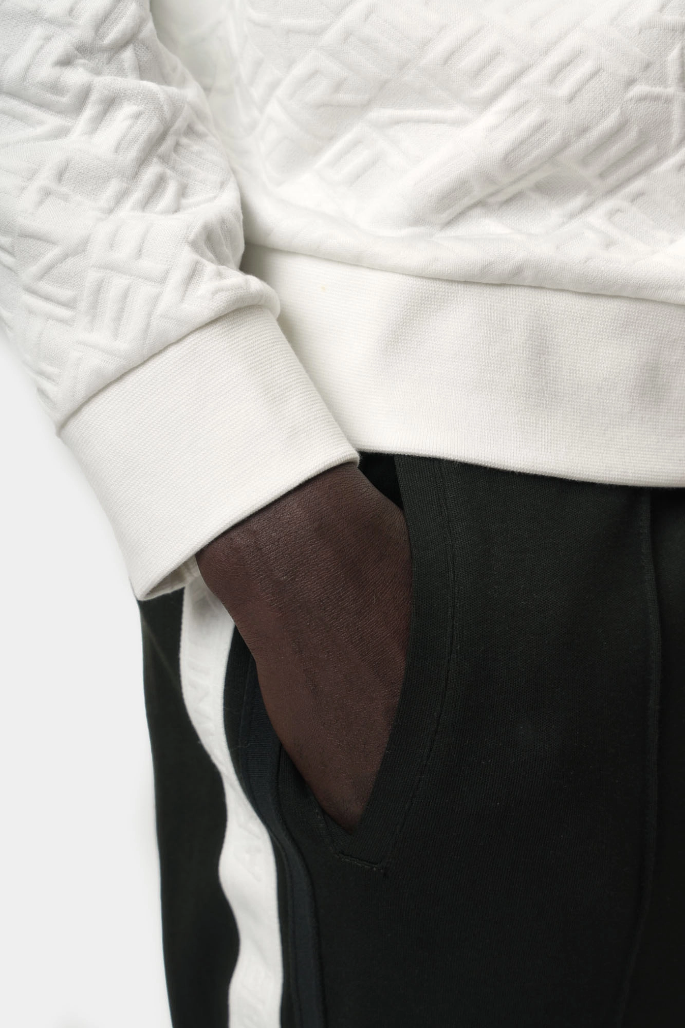 XM000475_AF13037 Джемпер Armani Exchange Белый