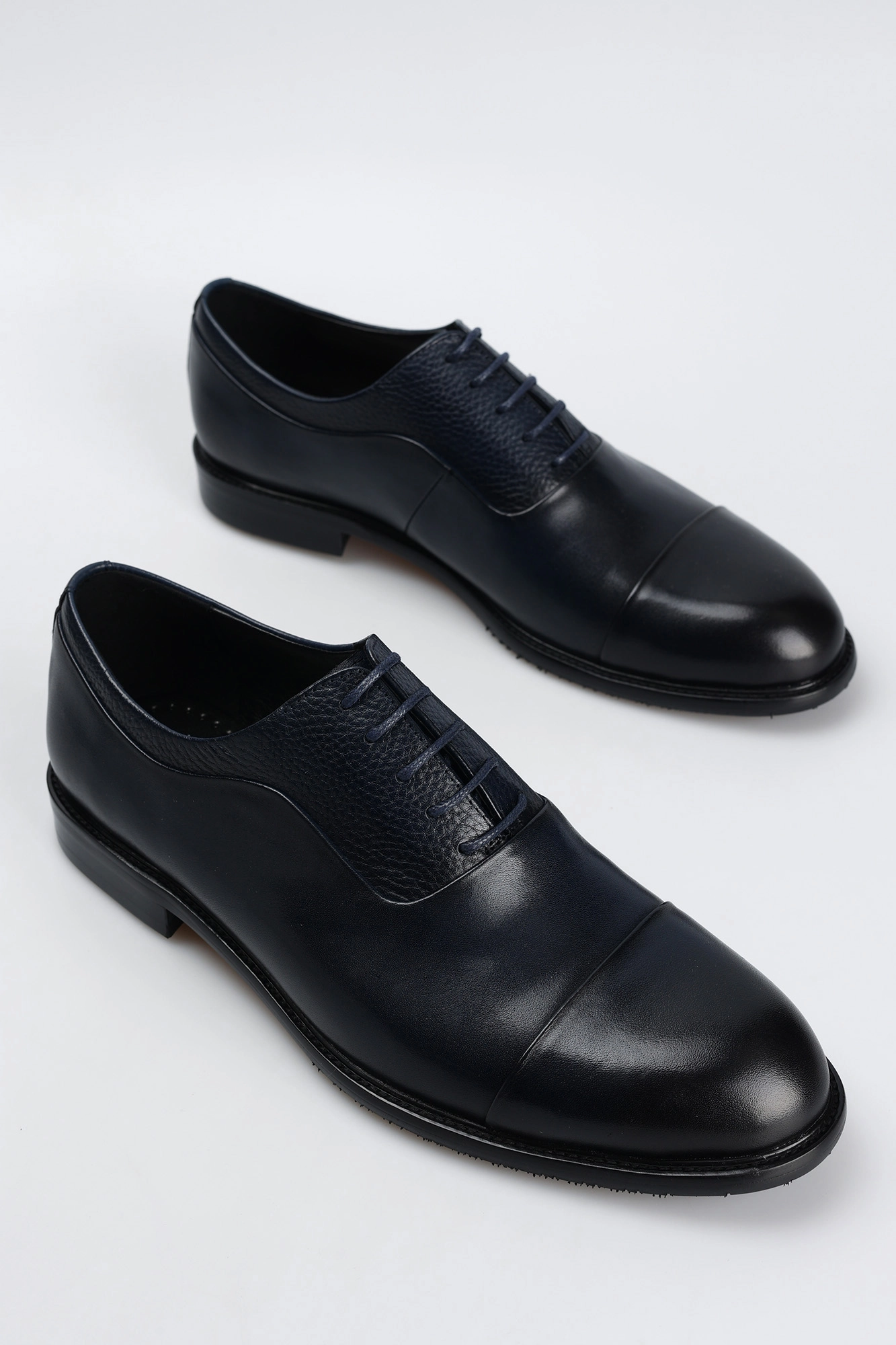 MC15847-ML/10 нат.кожа Полуботинки муж кожа син. Туфли Marc Cony Синий