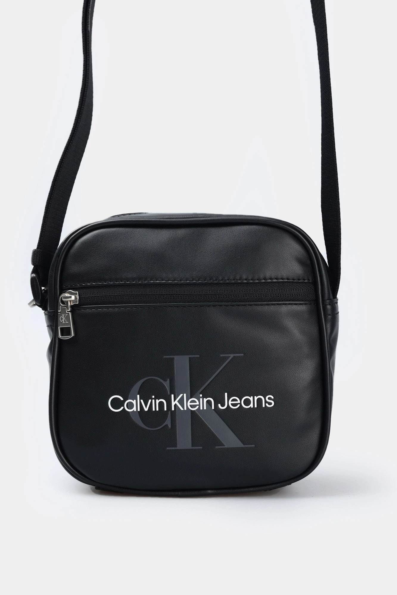 Calvin klein jeans shoulder bag top