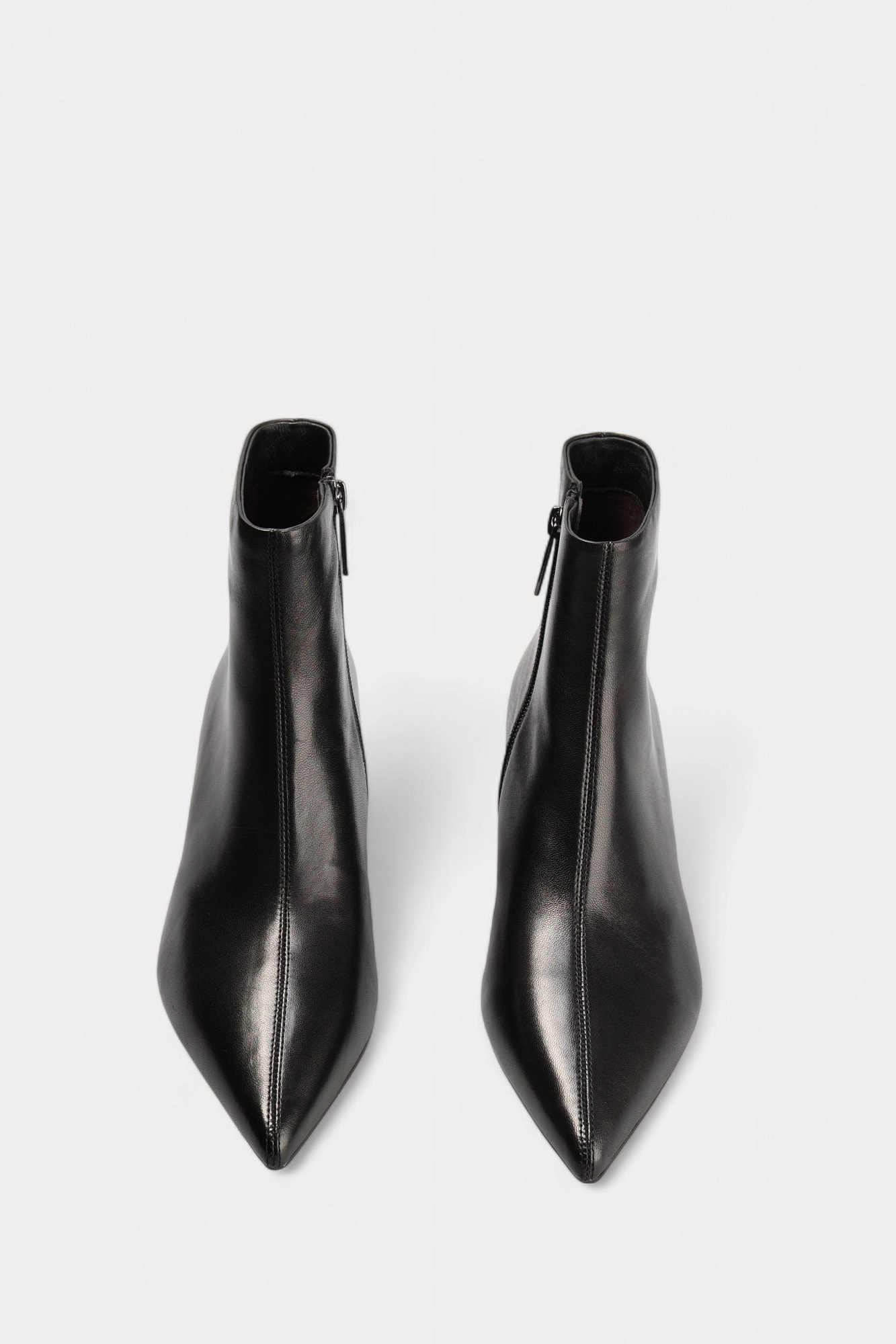 S8-278-601 Ботильоны Graciana Черный