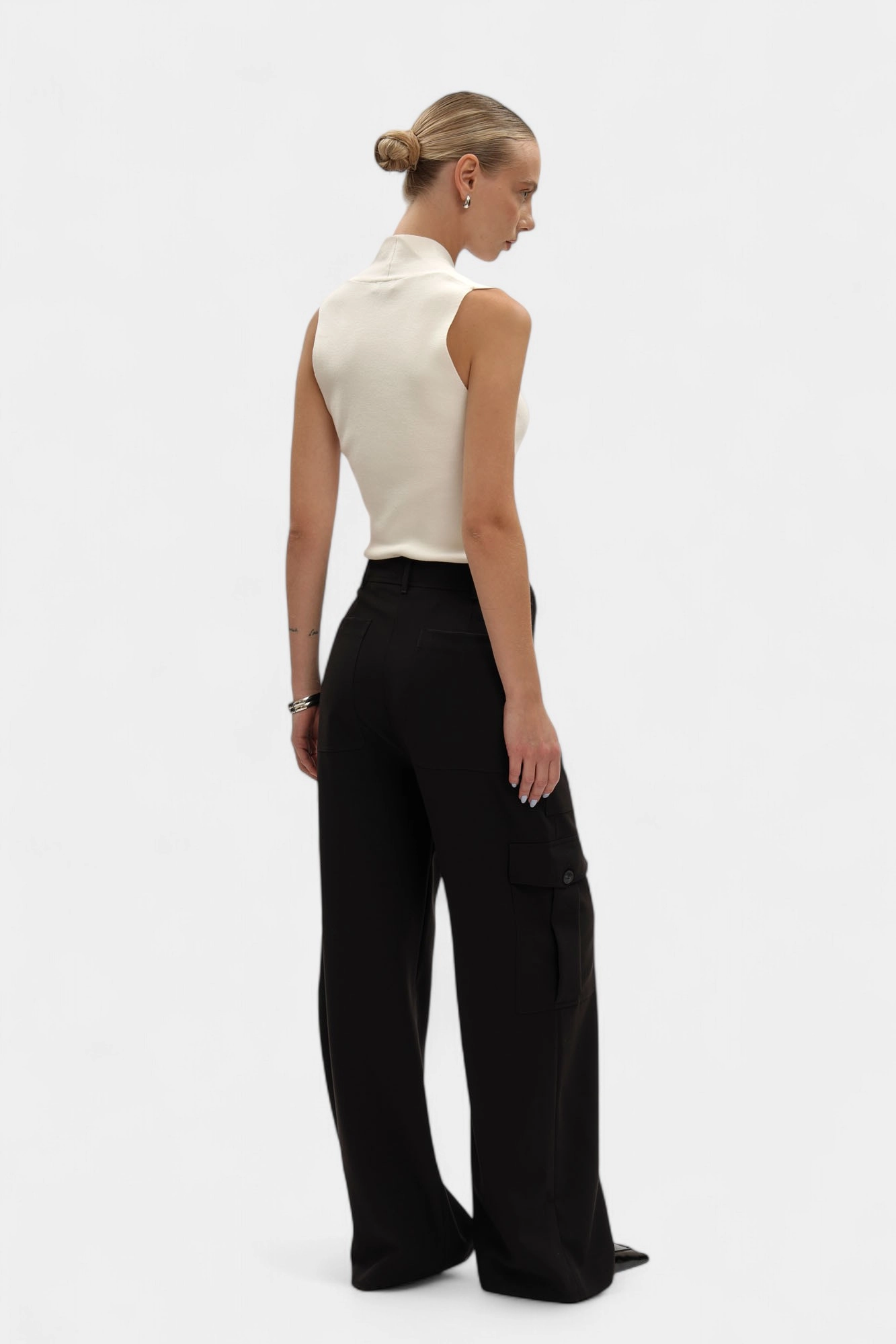 P234A002305N-WP192T54-09RX брюки trussardi