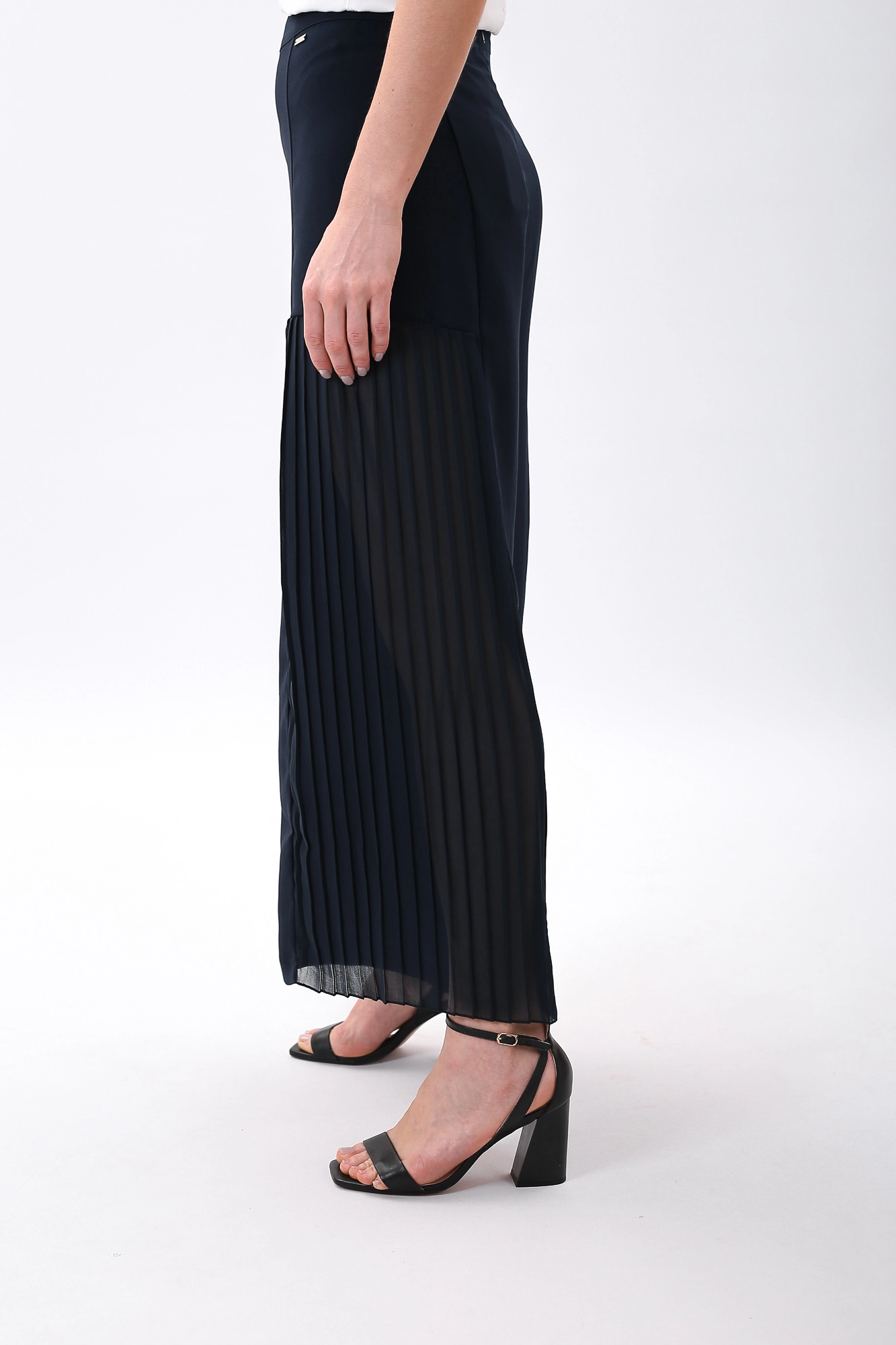 3HYP10_YNRRZ брюки armani exchange 